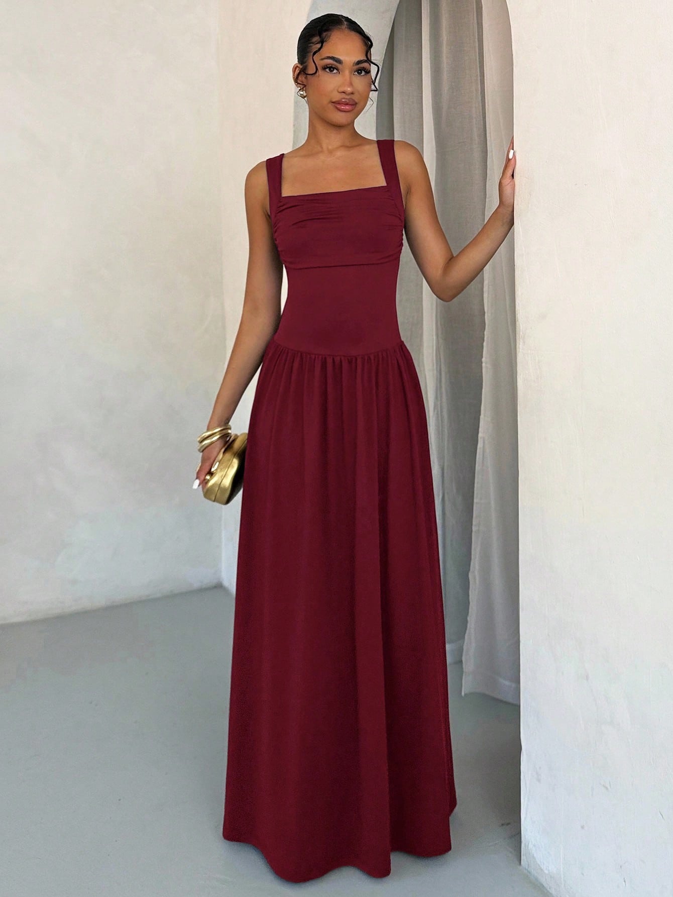 Robe élégante marron unicolore pour femmes avec col large et jupe évasée — vue 4