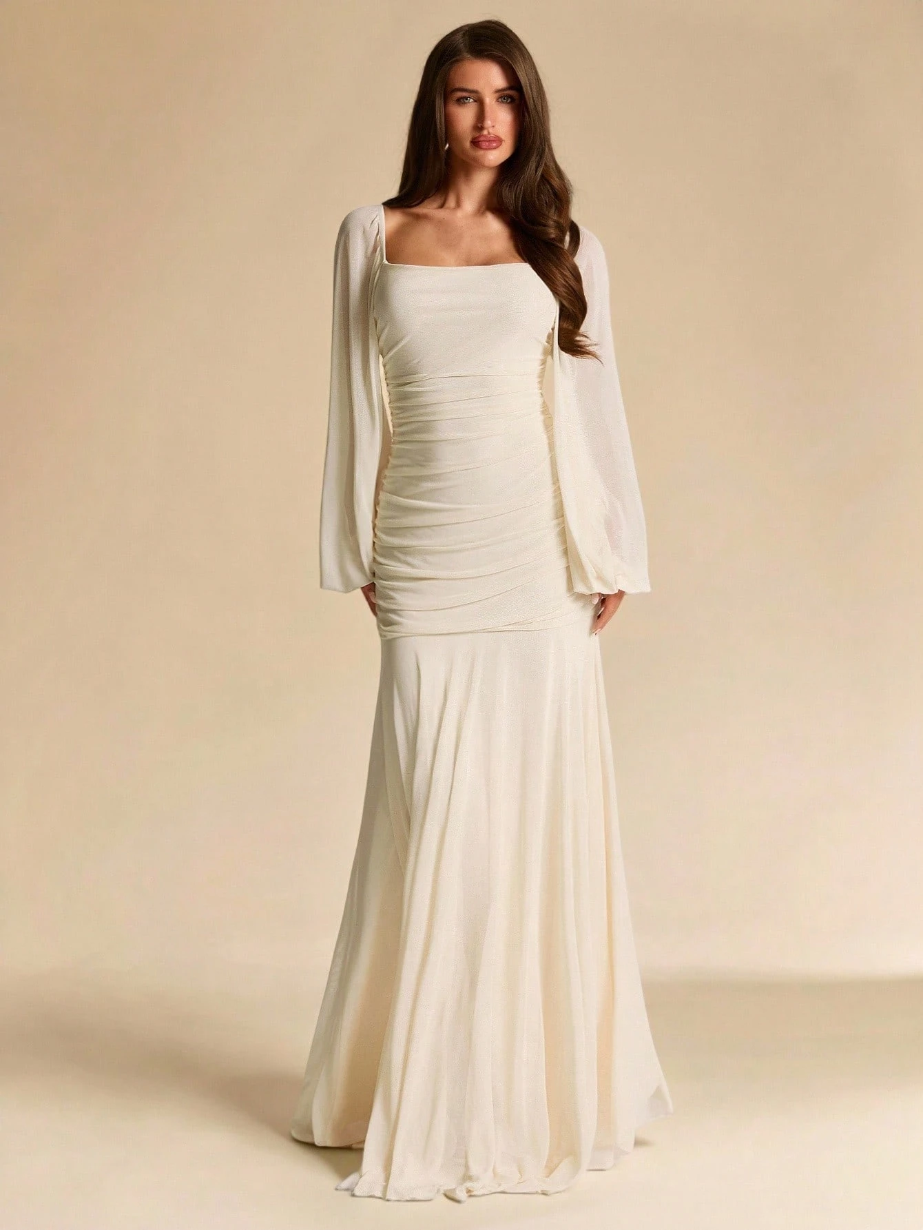 Robe élégante en maille froncée à col carré, manches longues, coupe ajustée