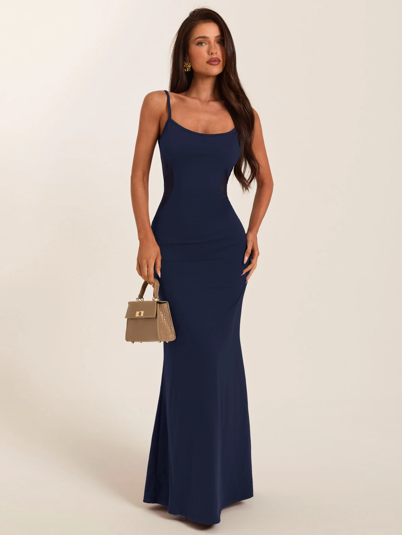 Robe longue moulante noire à fines bretelles, patchwork en maille, dos nu — vue 10
