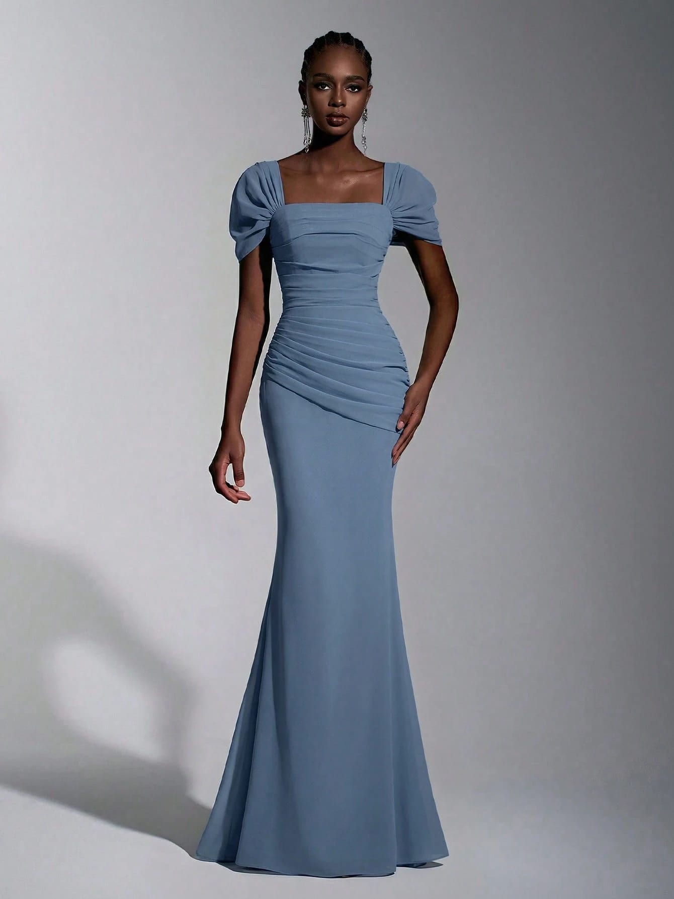 Elitara Robe élégante semi-formelle en mousseline à épaules dénudées, volants devant,