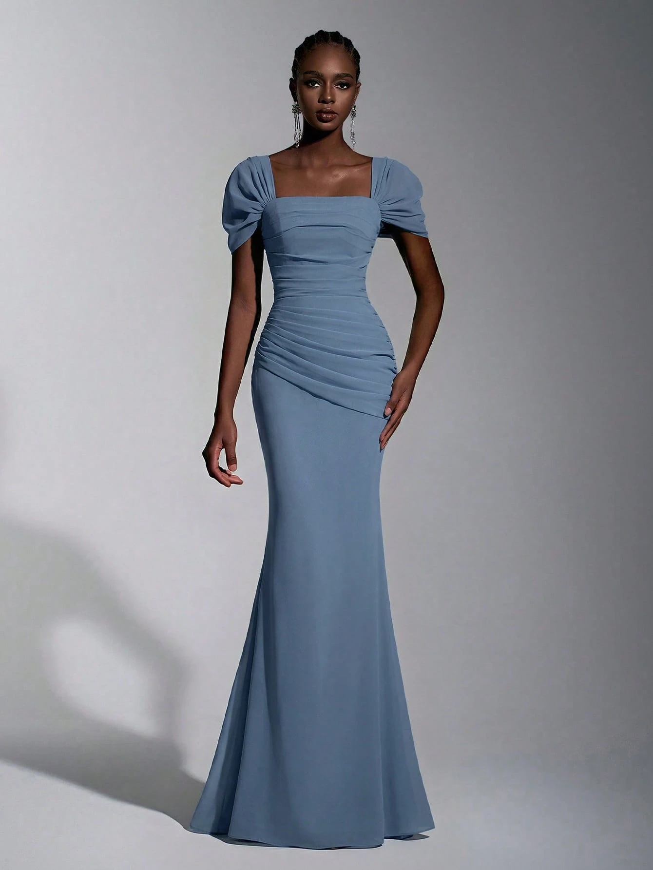 Elitara Robe élégante semi-formelle en mousseline à épaules dénudées, volants devant,