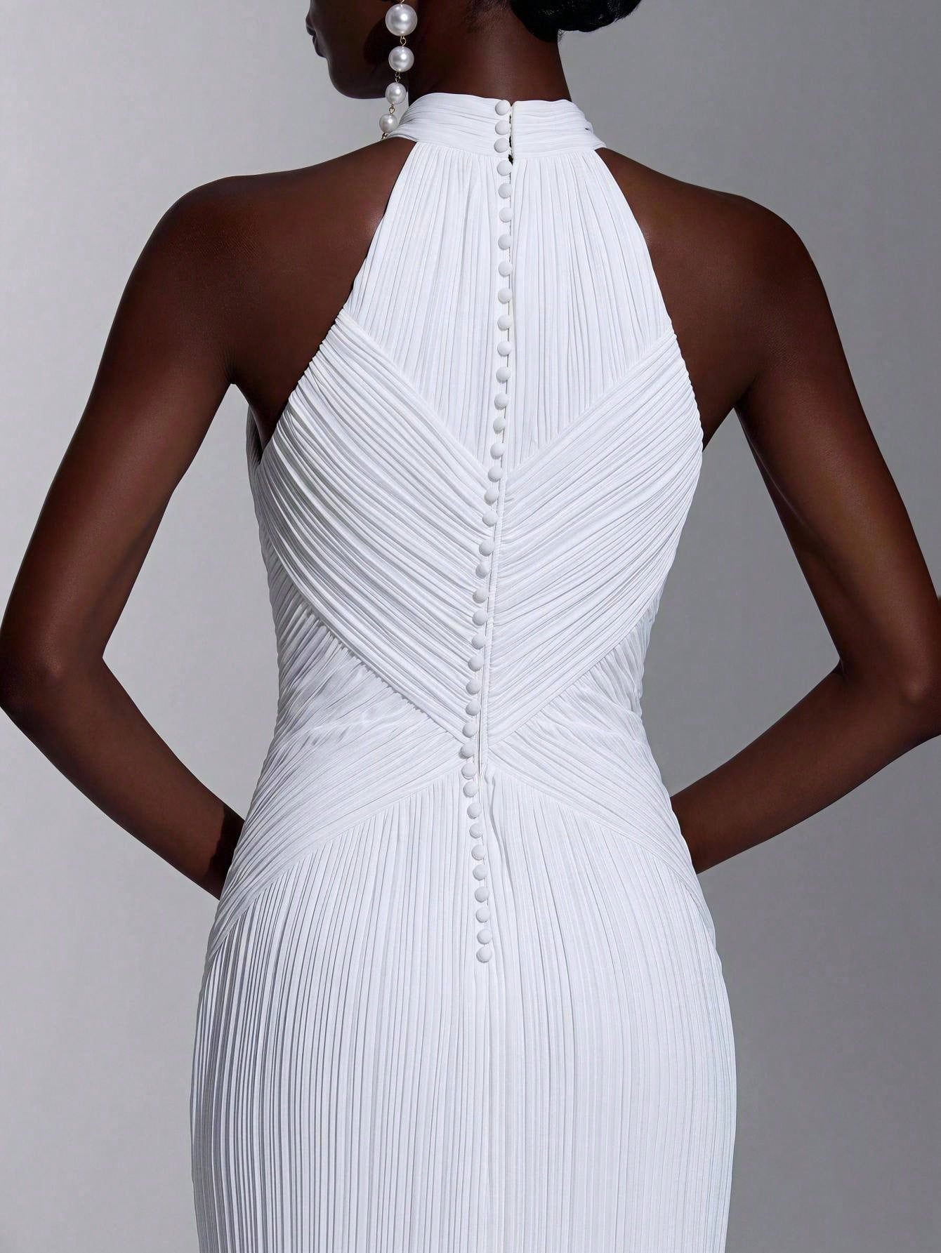 Elitara Robe plissée élastique blanche minimaliste et brillante, col mao, silhouette — vue 7