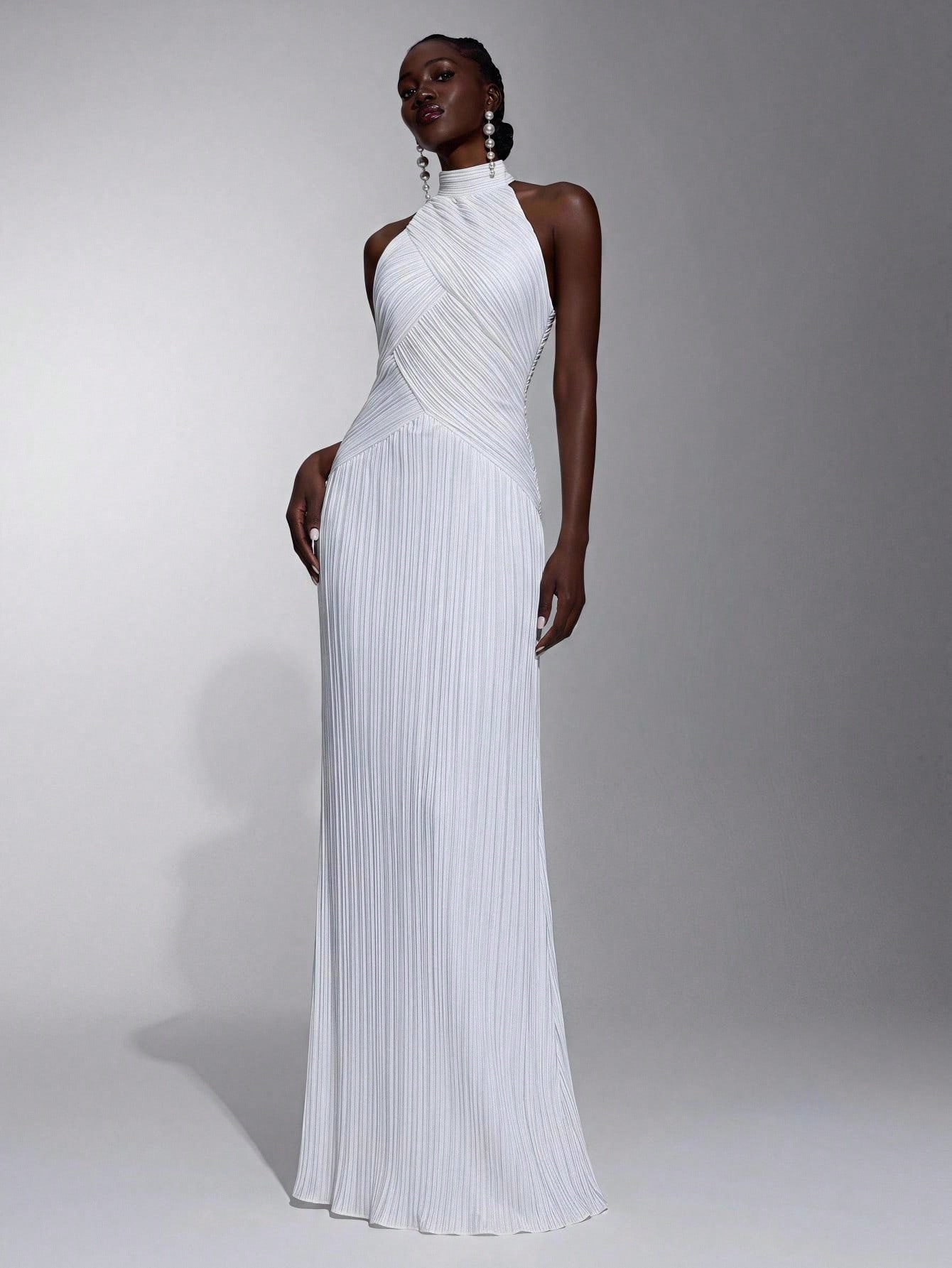 Elitara Robe plissée élastique blanche minimaliste et brillante, col mao, silhouette — vue 9