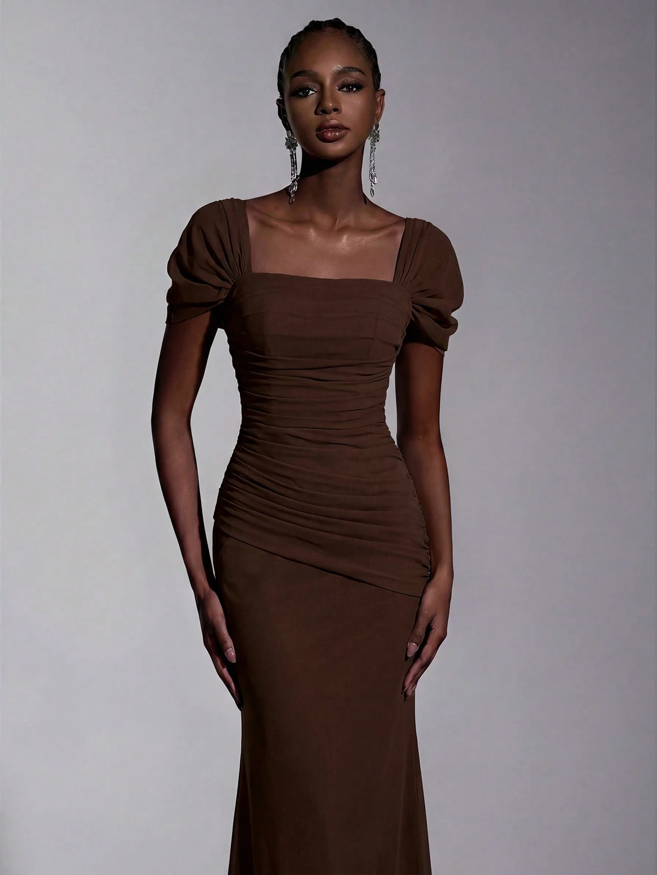 Elitara Robe élégante semi-formelle en mousseline à épaules dénudées, volants devant, — vue 12