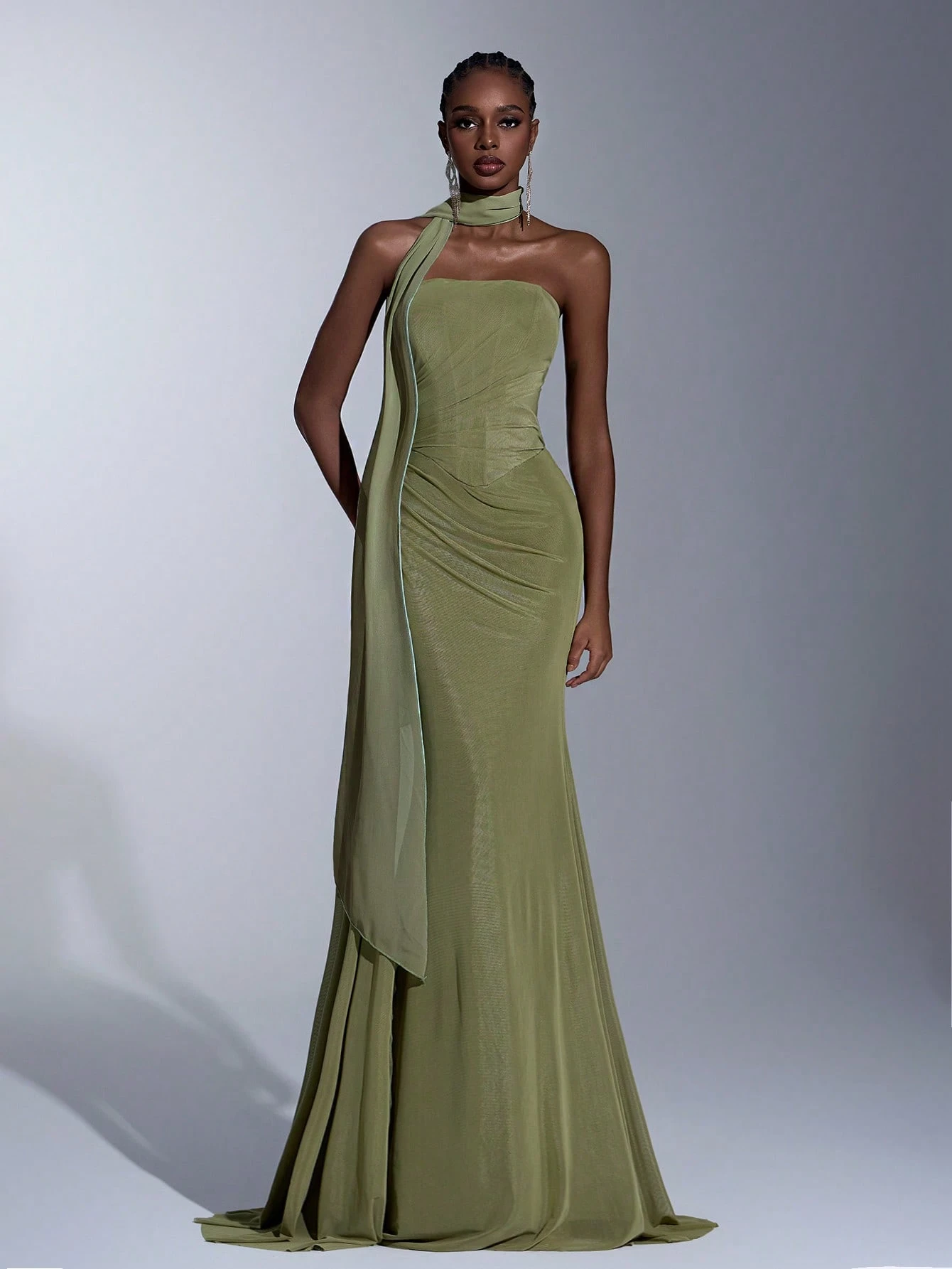 Elitara Robe élégante en mousseline de soie jaune beurre sans bretelles, coupe sirène, — vue 4
