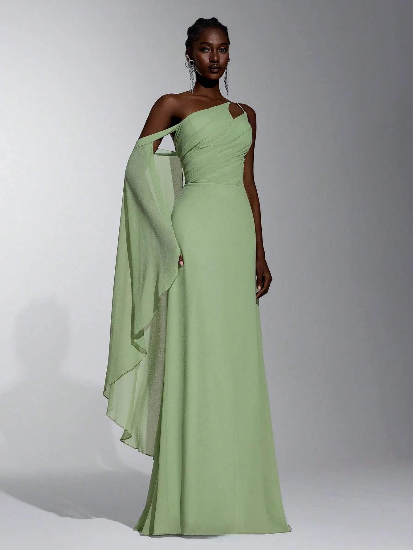 Elitara Robe de demoiselle d'honneur de couleur unie à une épaule avec design drapé
