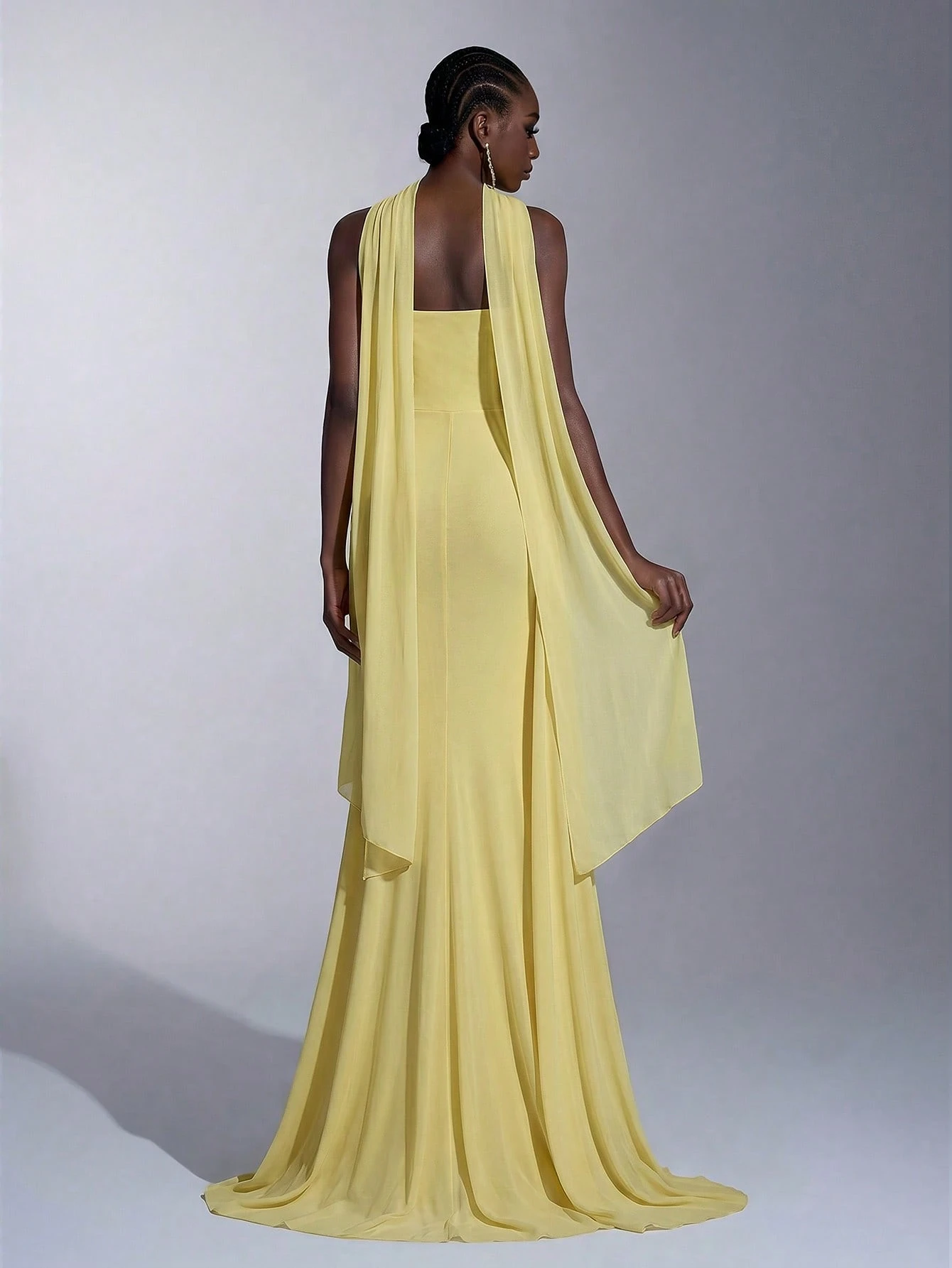Elitara Robe élégante en mousseline de soie jaune beurre sans bretelles, coupe sirène, — vue 9