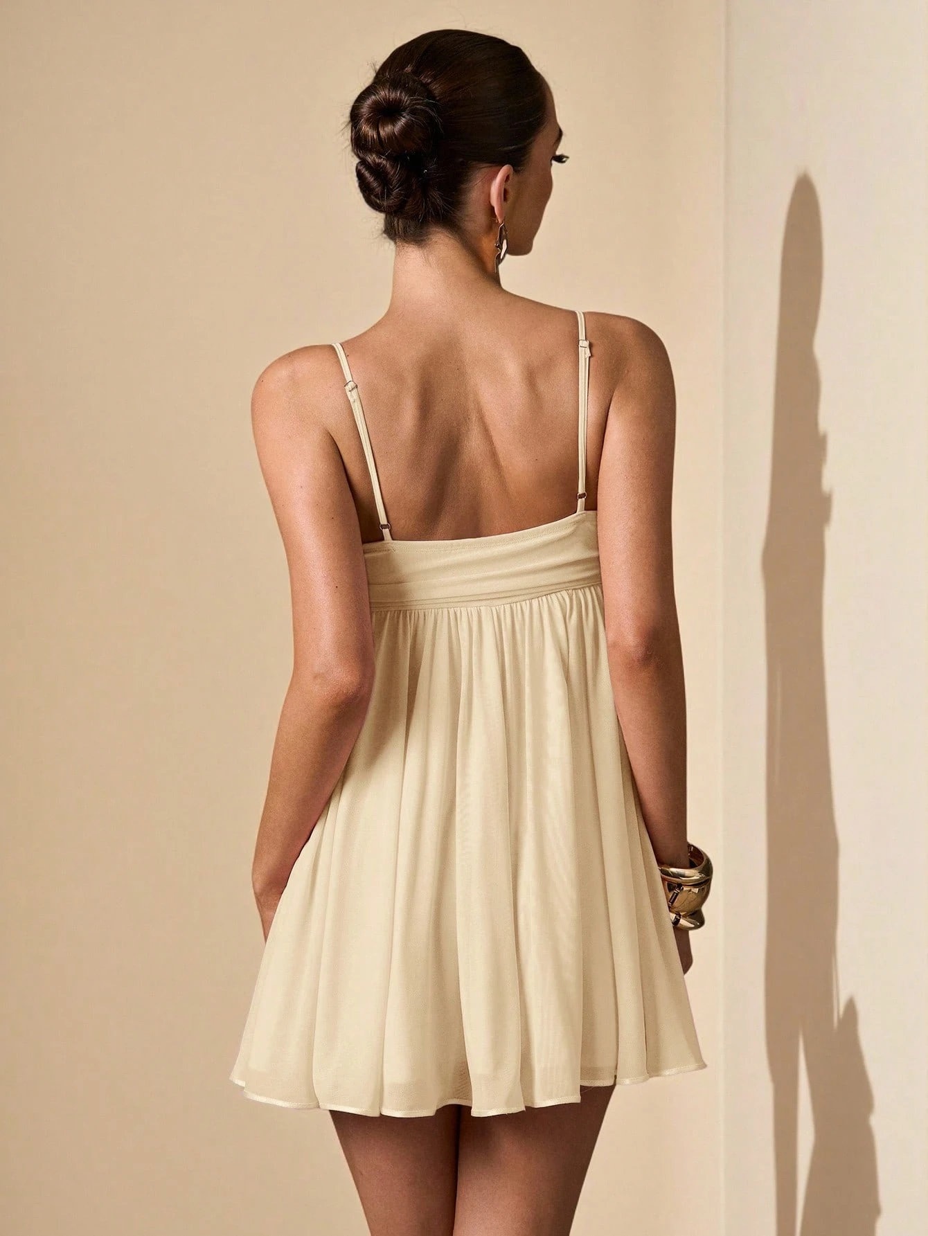 Robe d'été sans manches à fines bretelles, rose unicolore, élégante, douce et — vue 12