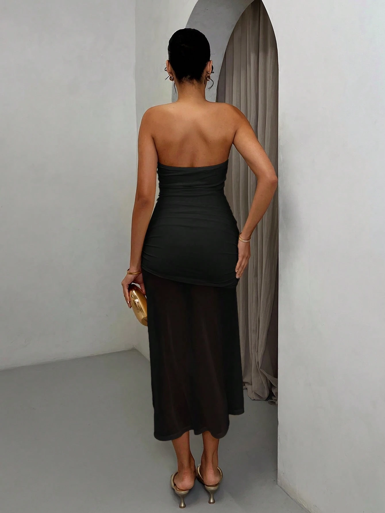 Robe mince asymétrique à ourlet plissé de couleur unie pour les vacances des — vue 4