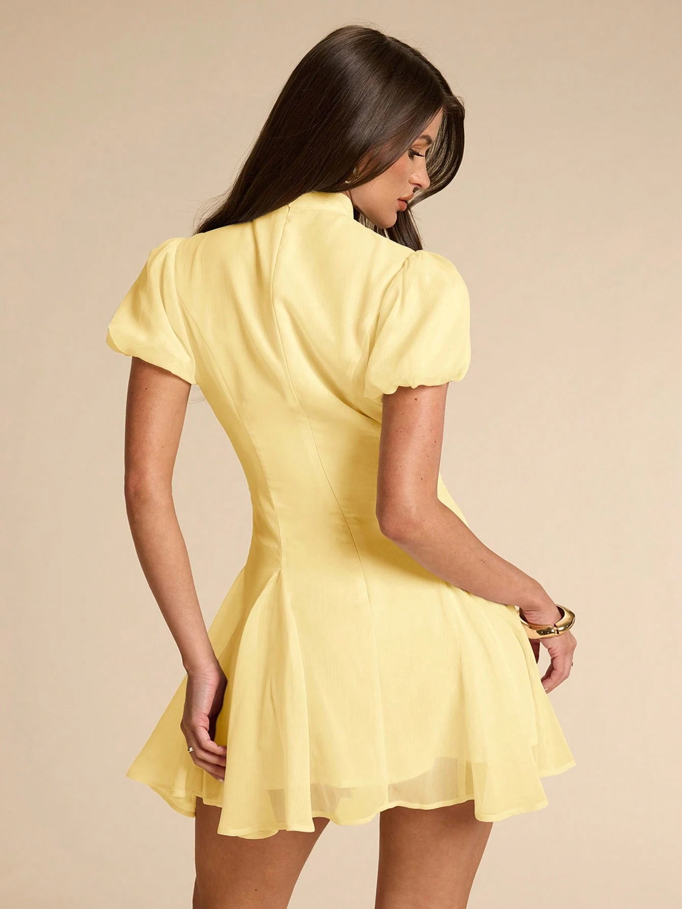 Robe mini trapèze d'été pour femmes avec encolure goutte d'eau, volants et — vue 3