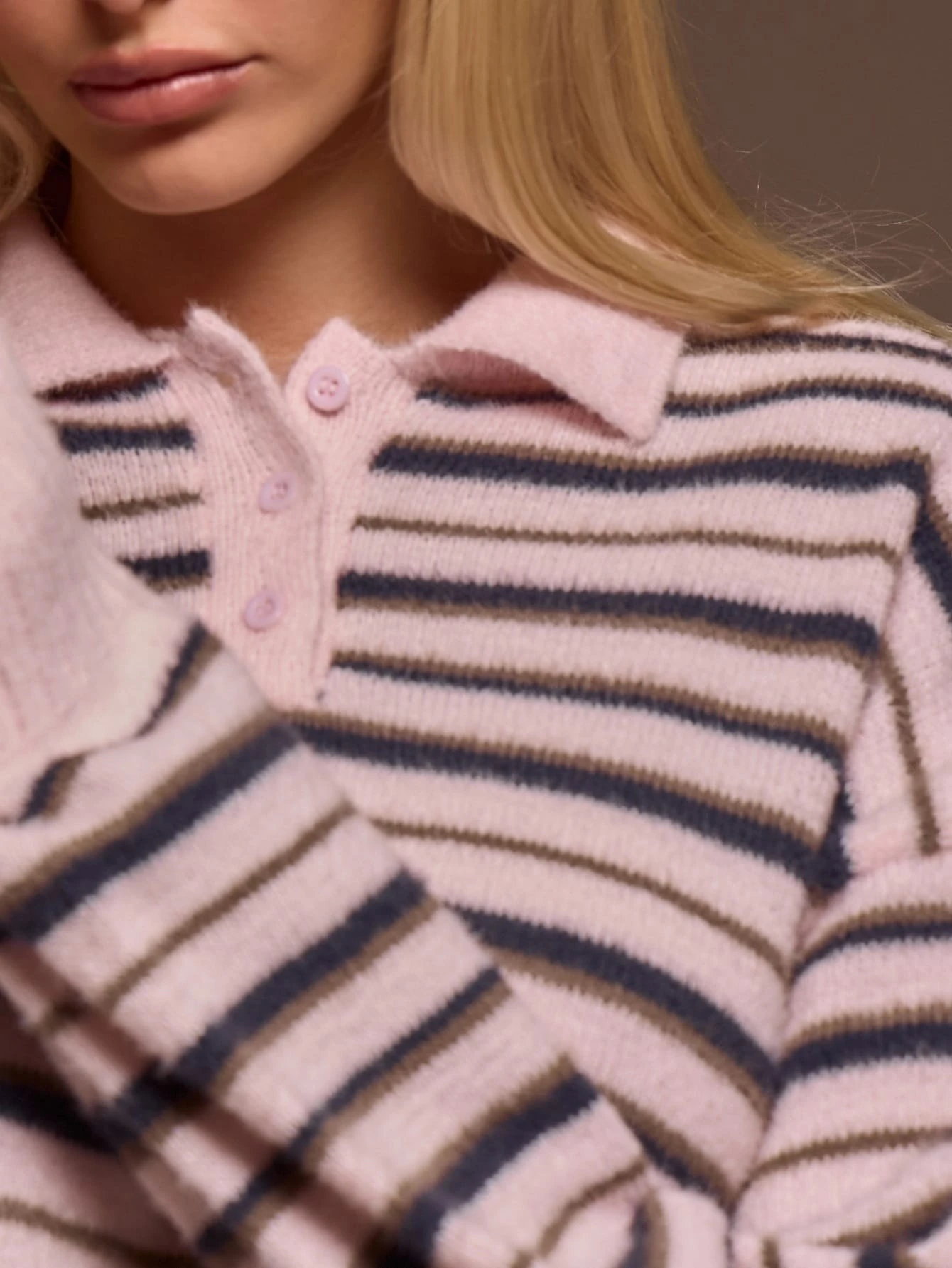 MUSERA Pull polo à manches longues avec boutons, col, rayures en tricot, coupe ample. — vue 12