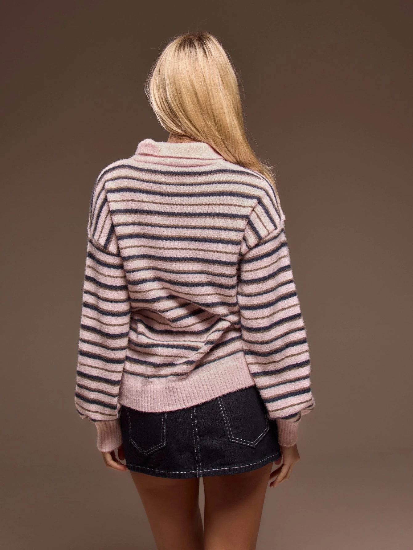 MUSERA Pull polo à manches longues avec boutons, col, rayures en tricot, coupe ample. — vue 9