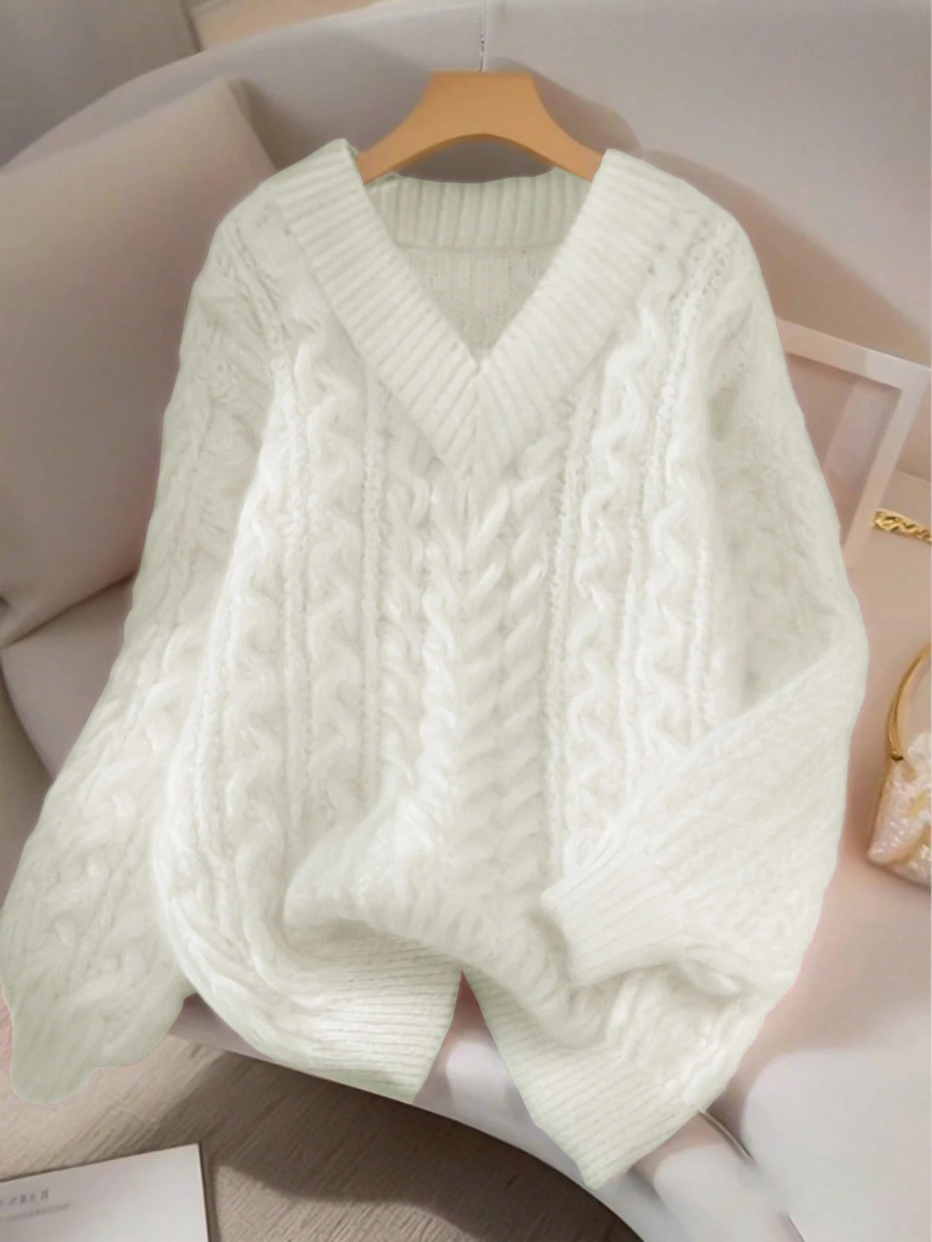 Franclia Nouveau pull ample, doux et rose bonbon, avec un design ample et un col en V. — vue 2