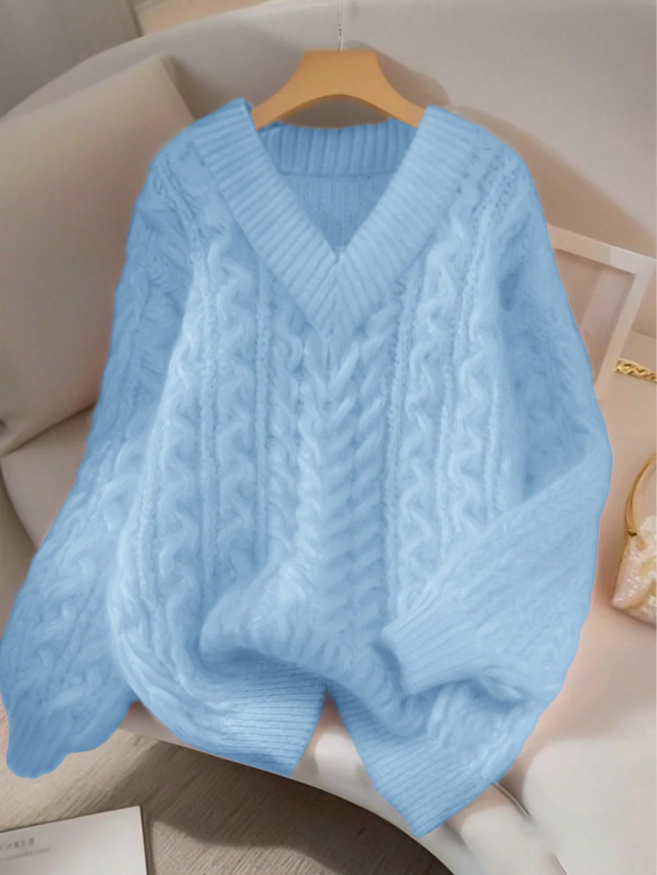 Franclia Nouveau pull ample, doux et rose bonbon, avec un design ample et un col en V. — vue 10
