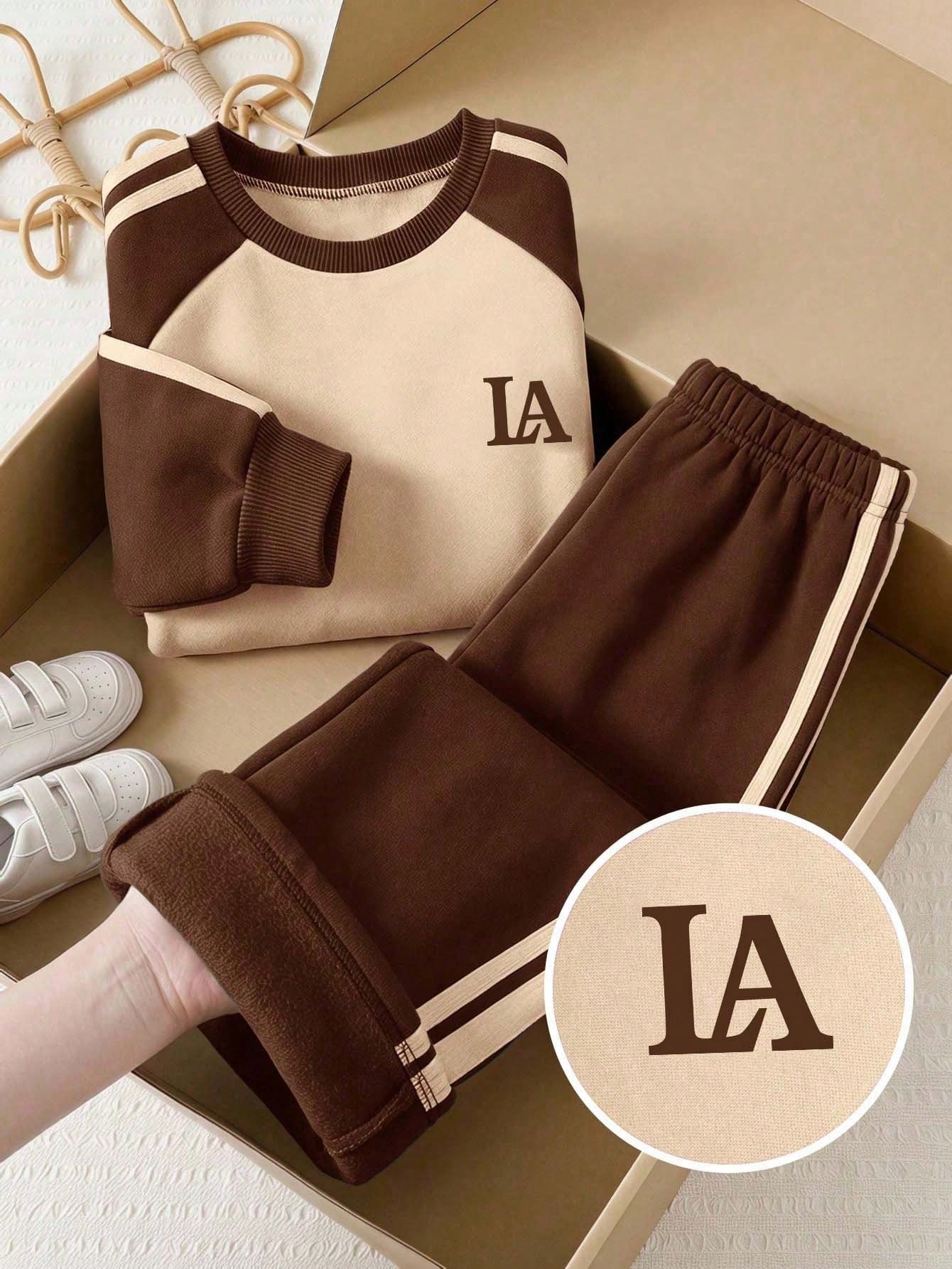 Ensemble top à col rond manches longues et pantalon avec imprimé lettres et blocs de — vue 8