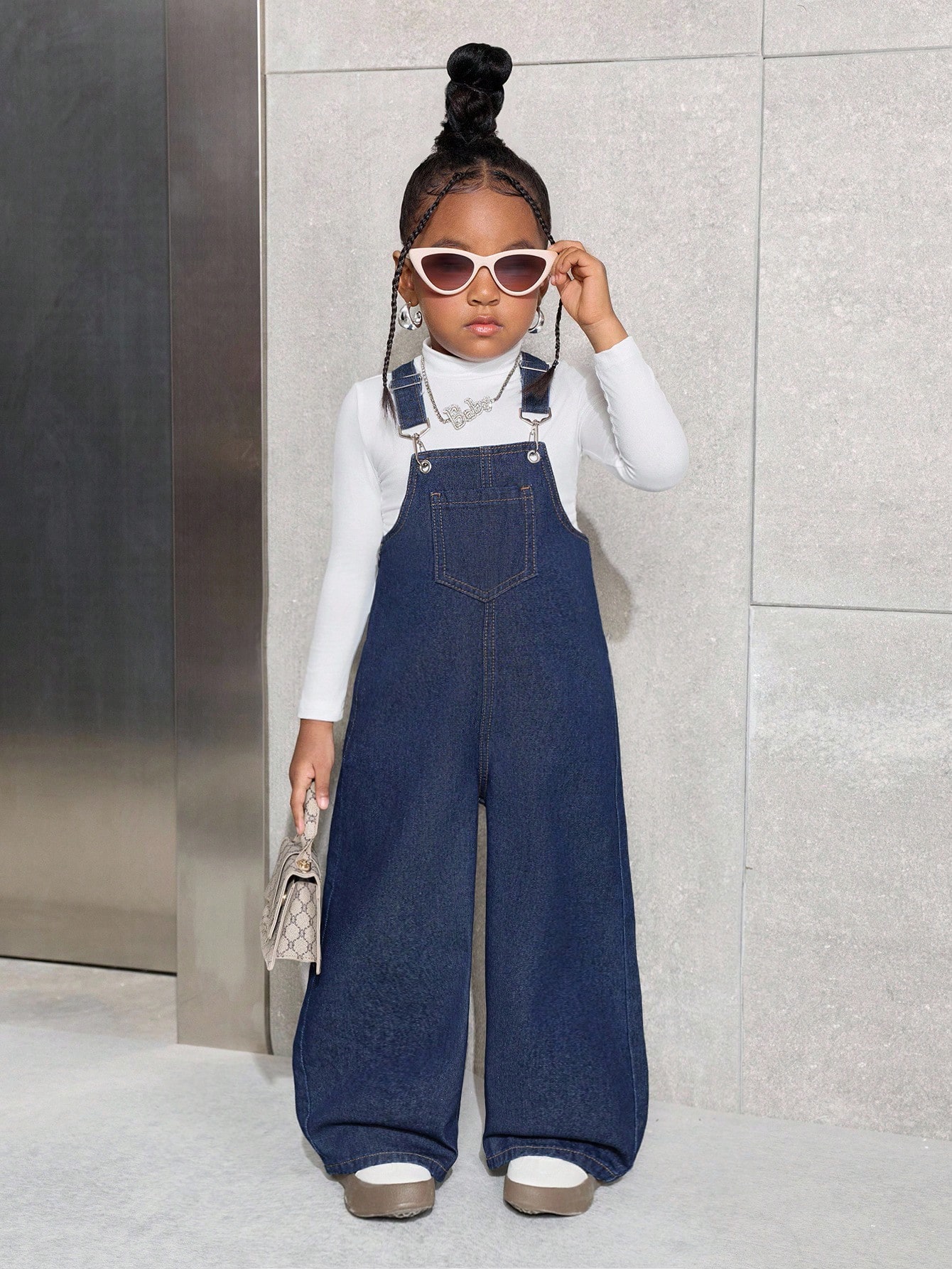 Pantalon salopette en jean bleu marine pour jeune fille — vue 7