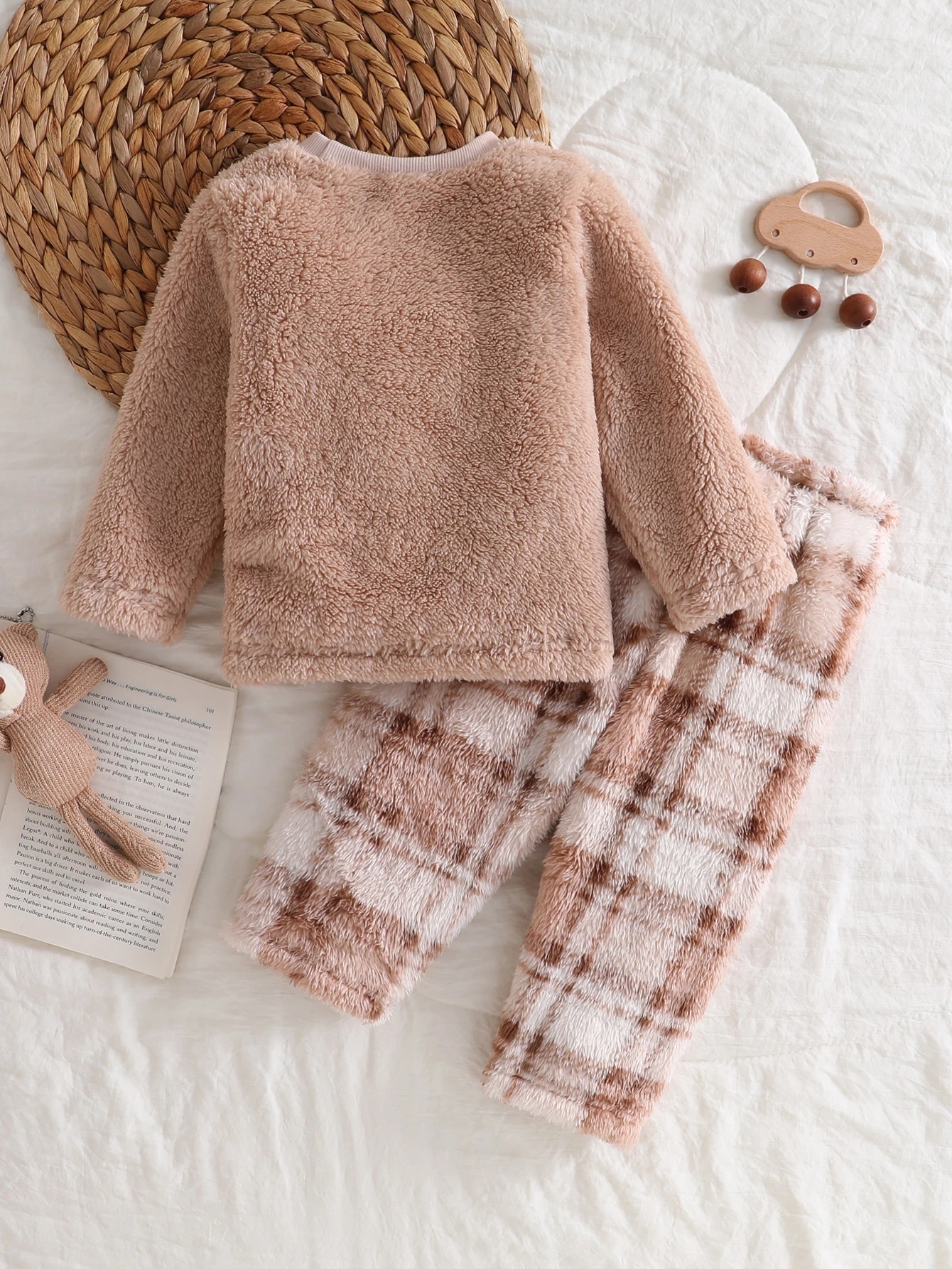 Ensemble pyjama bébé garçon confortable kaki avec patch ours en peluche brodé, Top à — vue 3