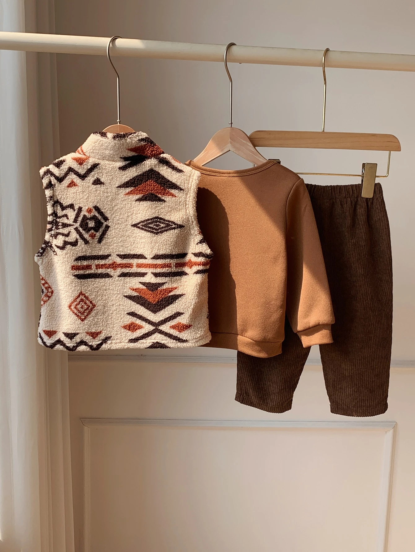 Ensemble 3 pièces pour bébé garçon automne/hiver, gilet en polaire rouge — vue 4