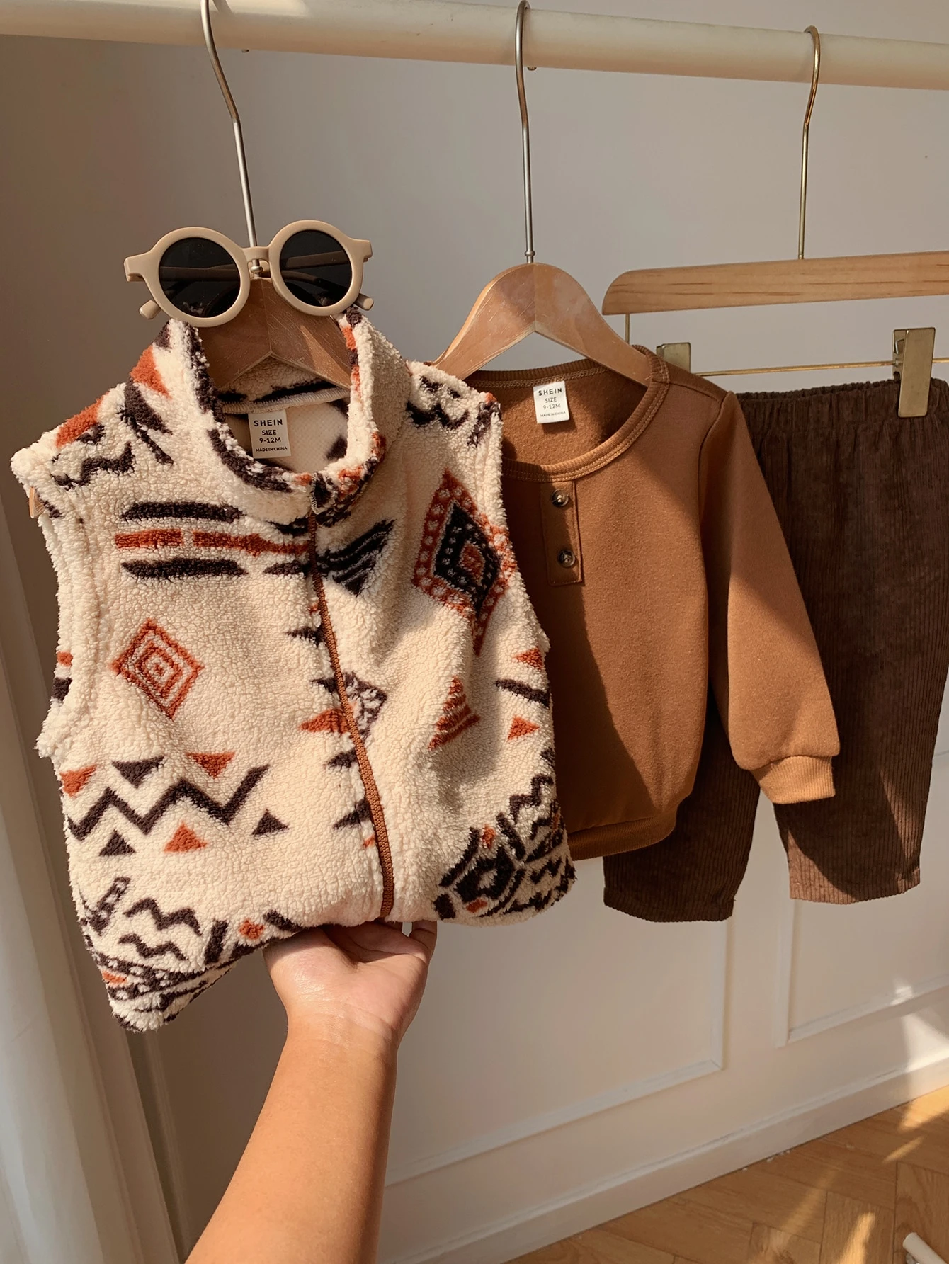 Ensemble 3 pièces pour bébé garçon automne/hiver, gilet en polaire rouge — vue 10
