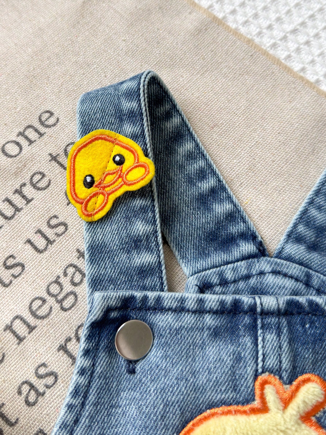 Playful Pals 1 pièce Salopette en jean vintage décontractée pour bébé garçon avec imprimé — vue 6