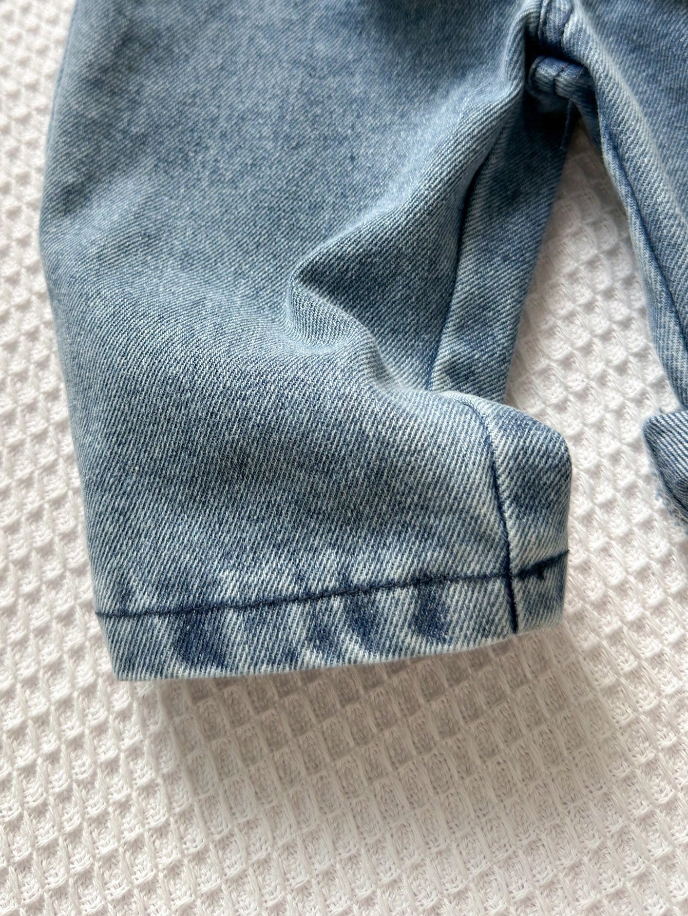 Playful Pals 1 pièce Salopette en jean vintage décontractée pour bébé garçon avec imprimé — vue 4