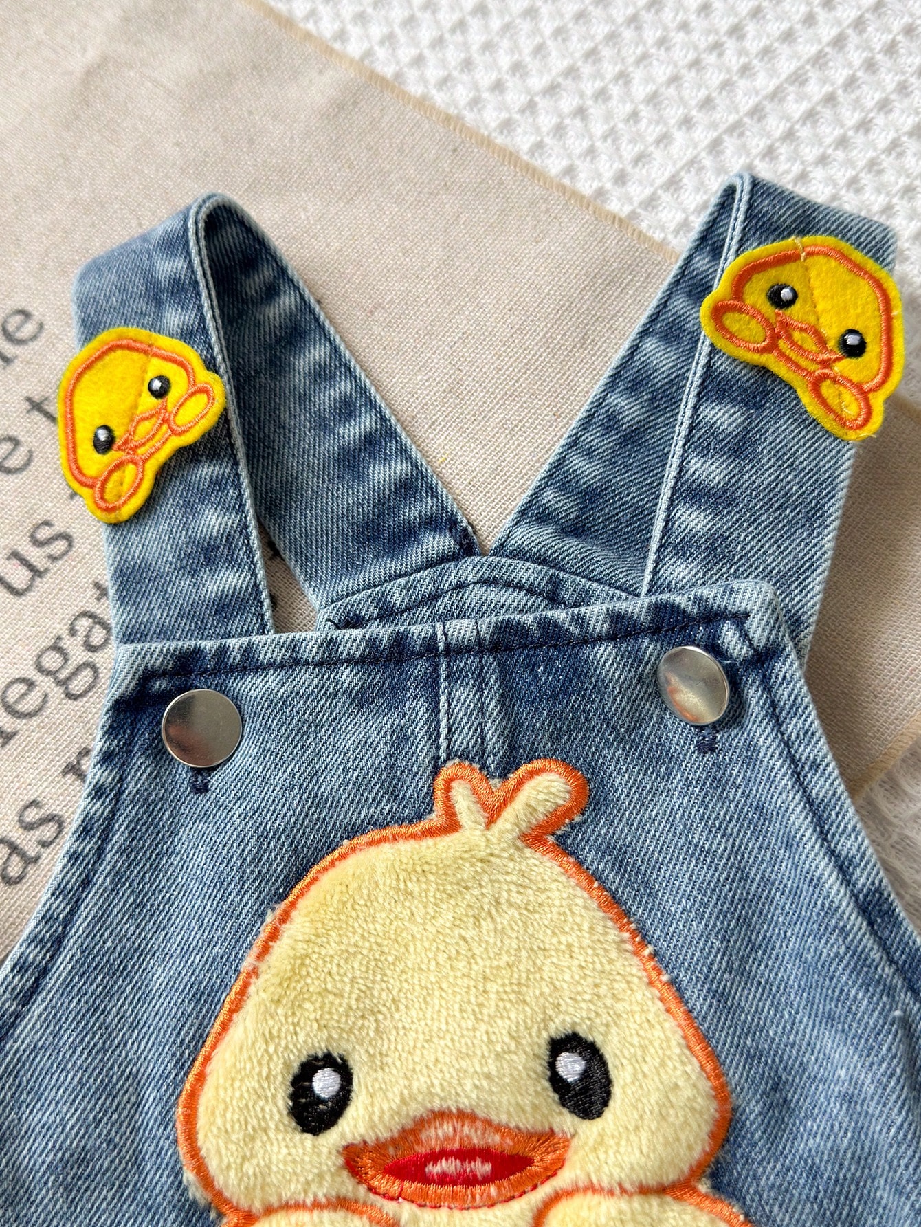 Playful Pals 1 pièce Salopette en jean vintage décontractée pour bébé garçon avec imprimé — vue 7