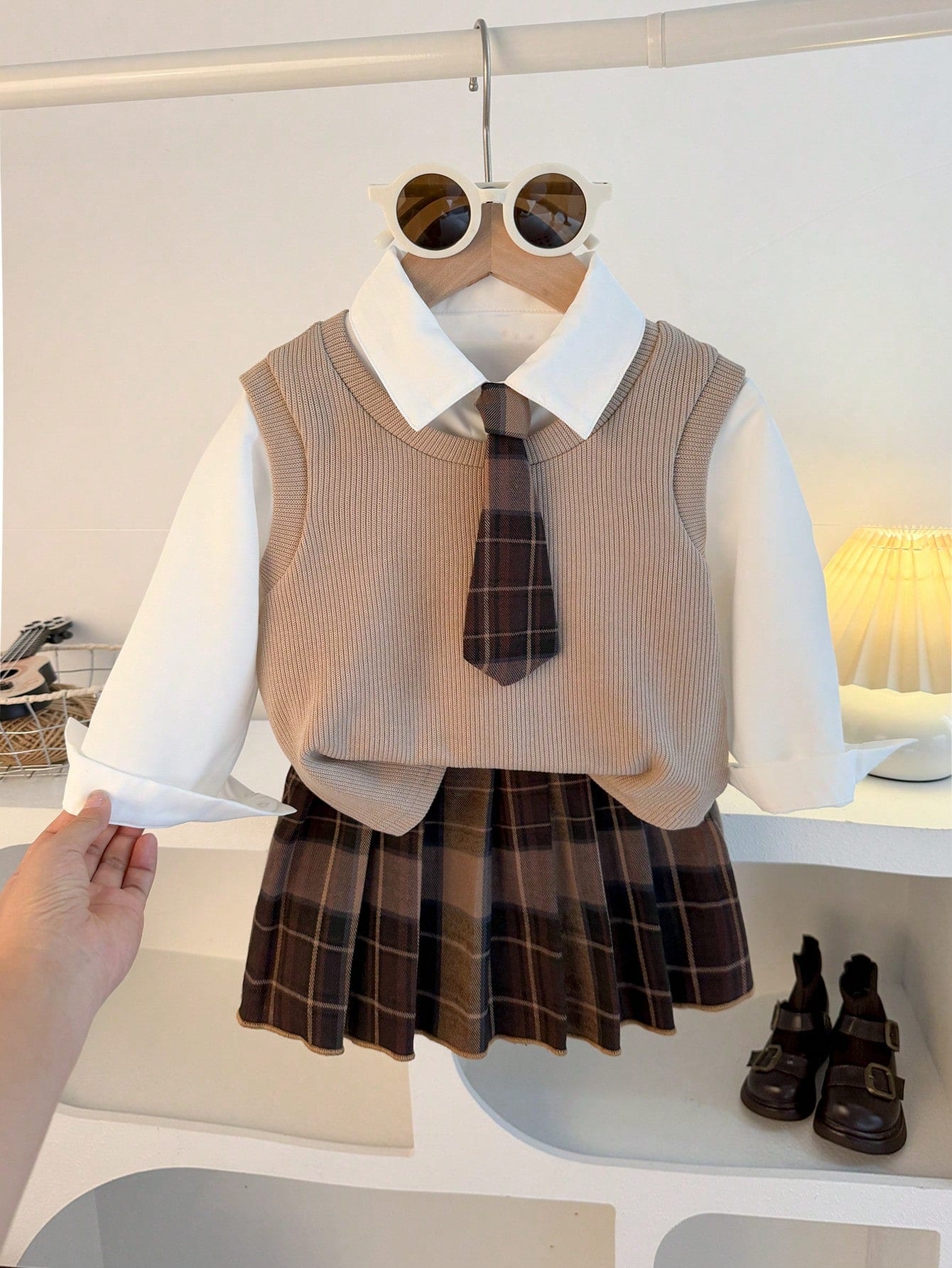 Ensemble 4 pièces style académique frais pour filles en début d'automne: chemise blanche