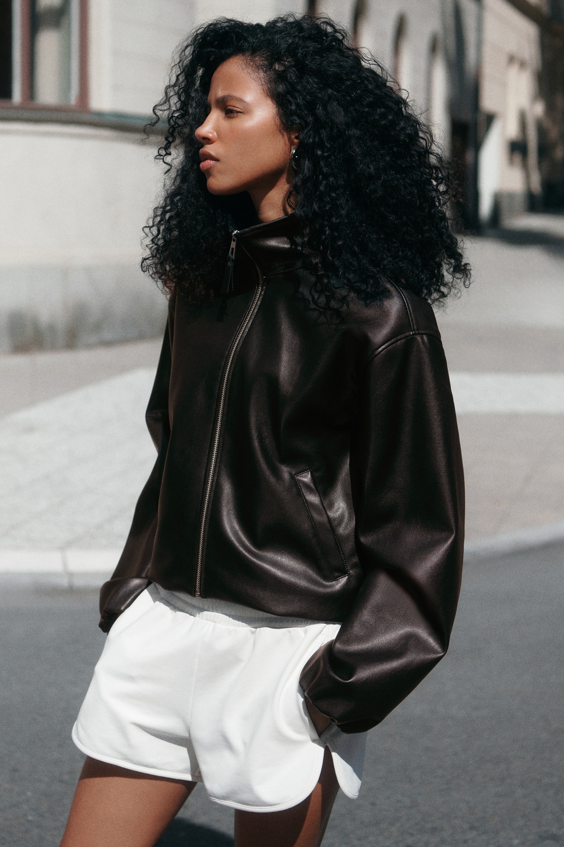 Veste à col entonnoir en tissu enduit