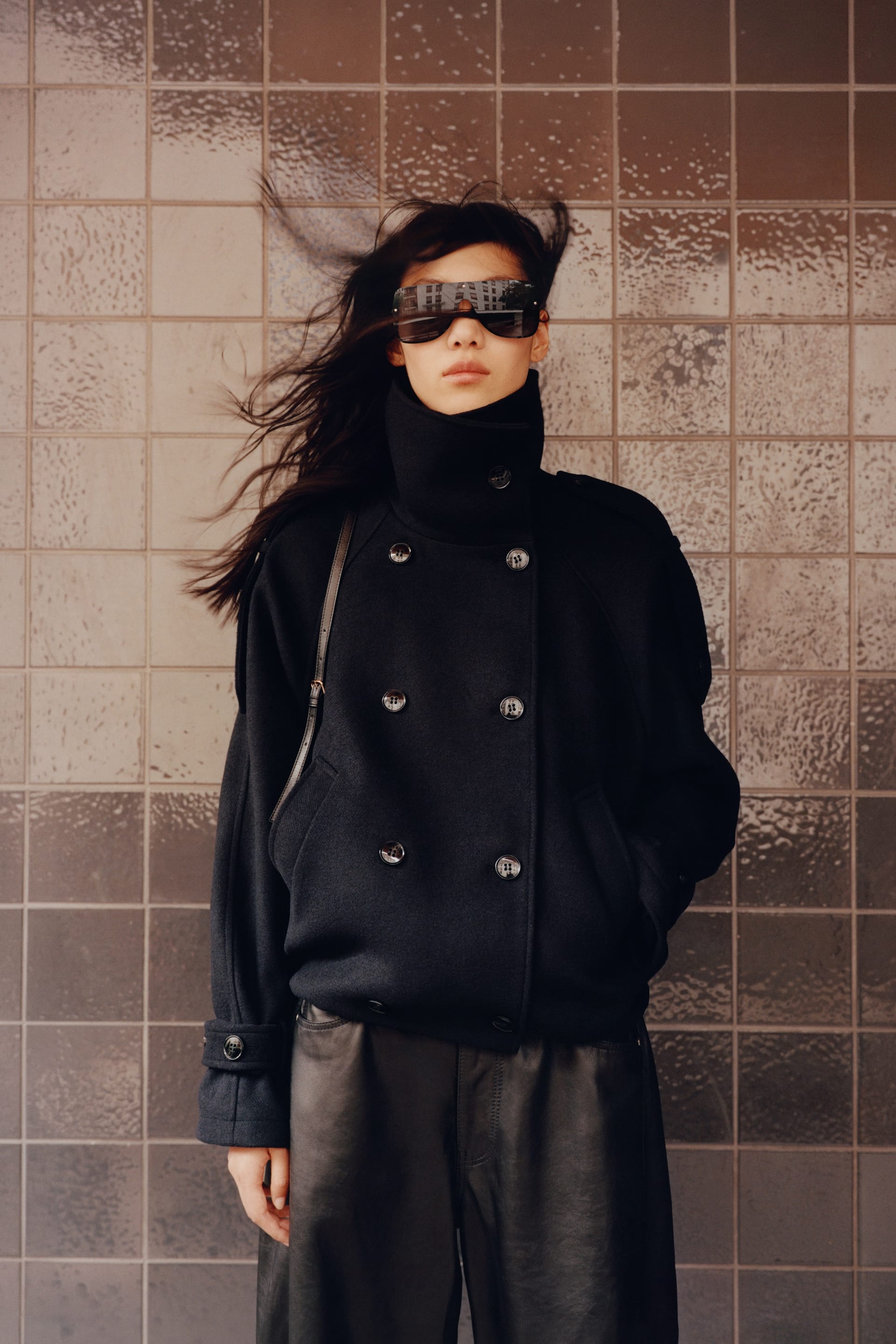 Veste à fermeture croisée avec col entonnoir