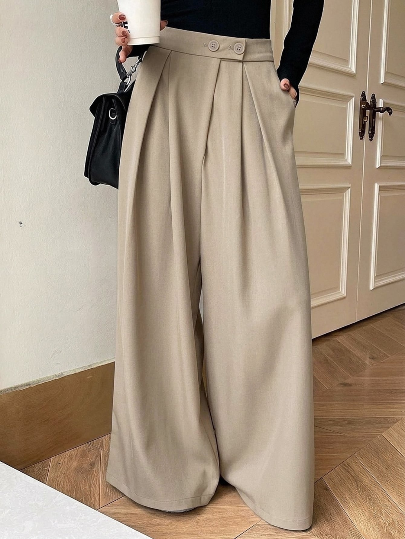 DAZY Pantalon femme à taille haute, jambes larges, poches à boutons et plis — vue 4
