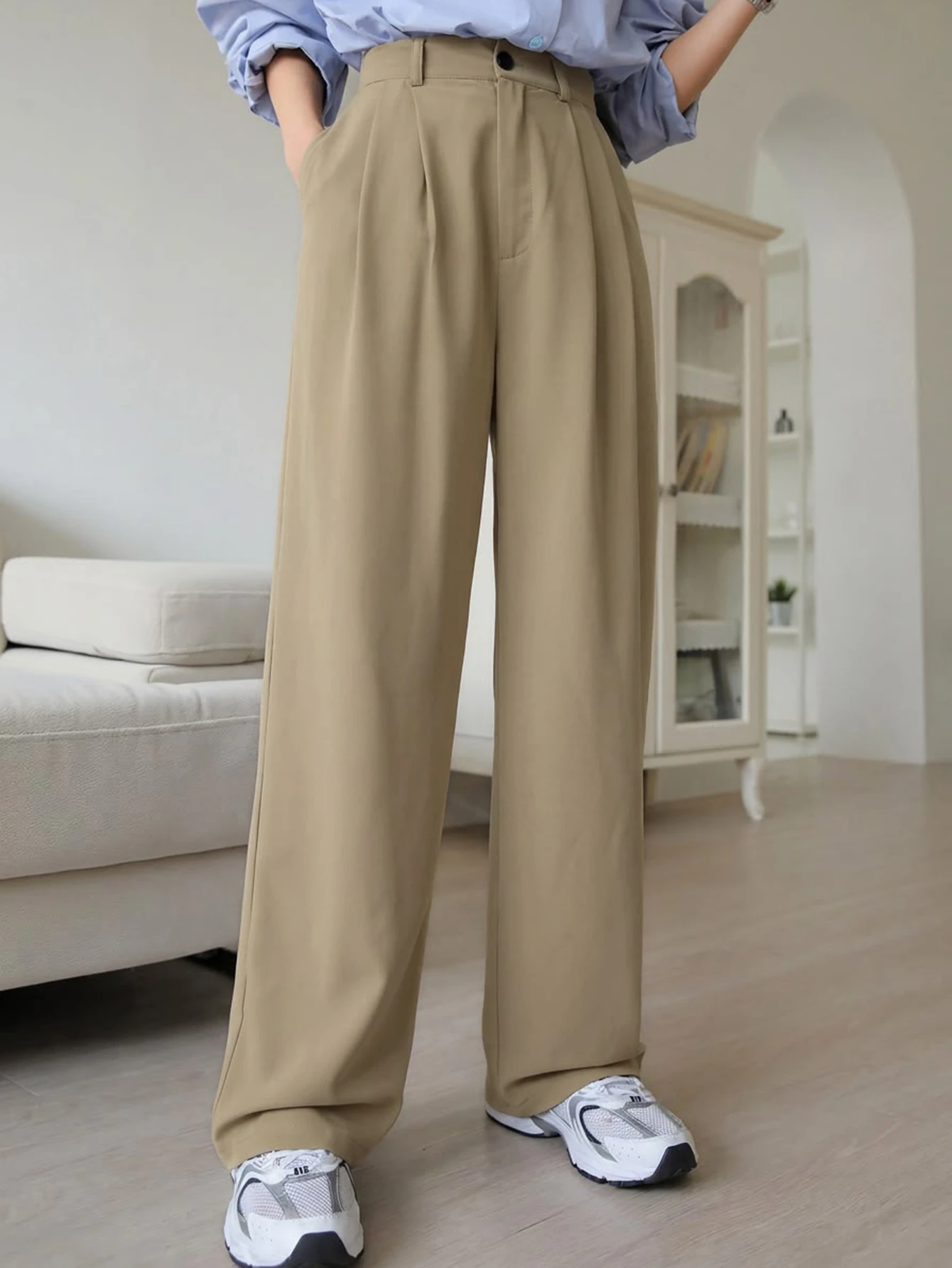 DAZY Pantalon décontracté minimaliste de couleur unie avec poches et boutons pour femmes, — vue 6