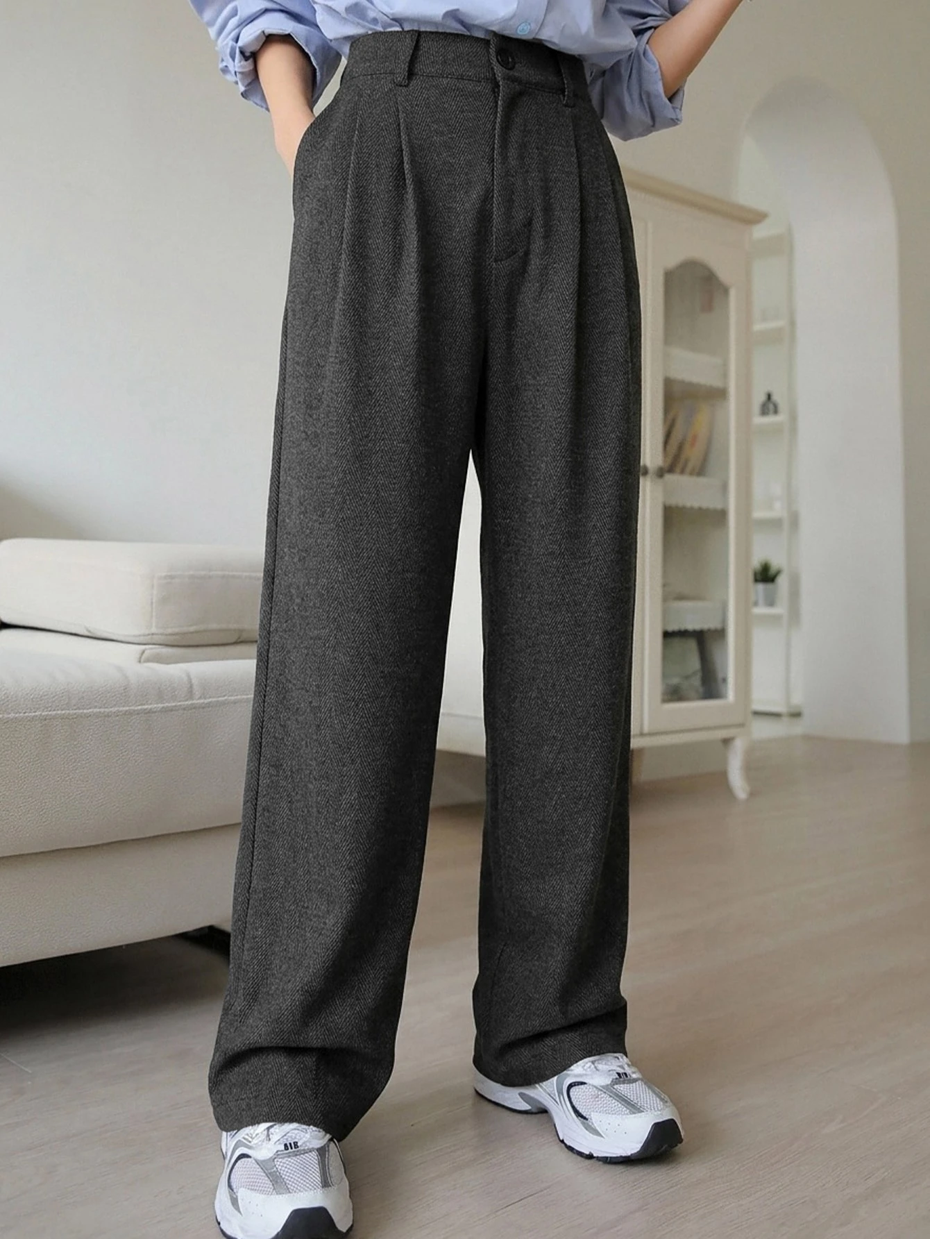 DAZY Pantalon décontracté minimaliste de couleur unie avec poches et boutons pour femmes, — vue 5