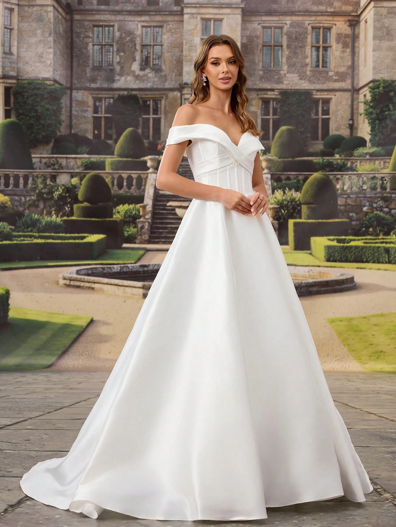 Robe de mariée en soie blanche élégante, encolure cœur sans bretelles, ornements de — vue 8