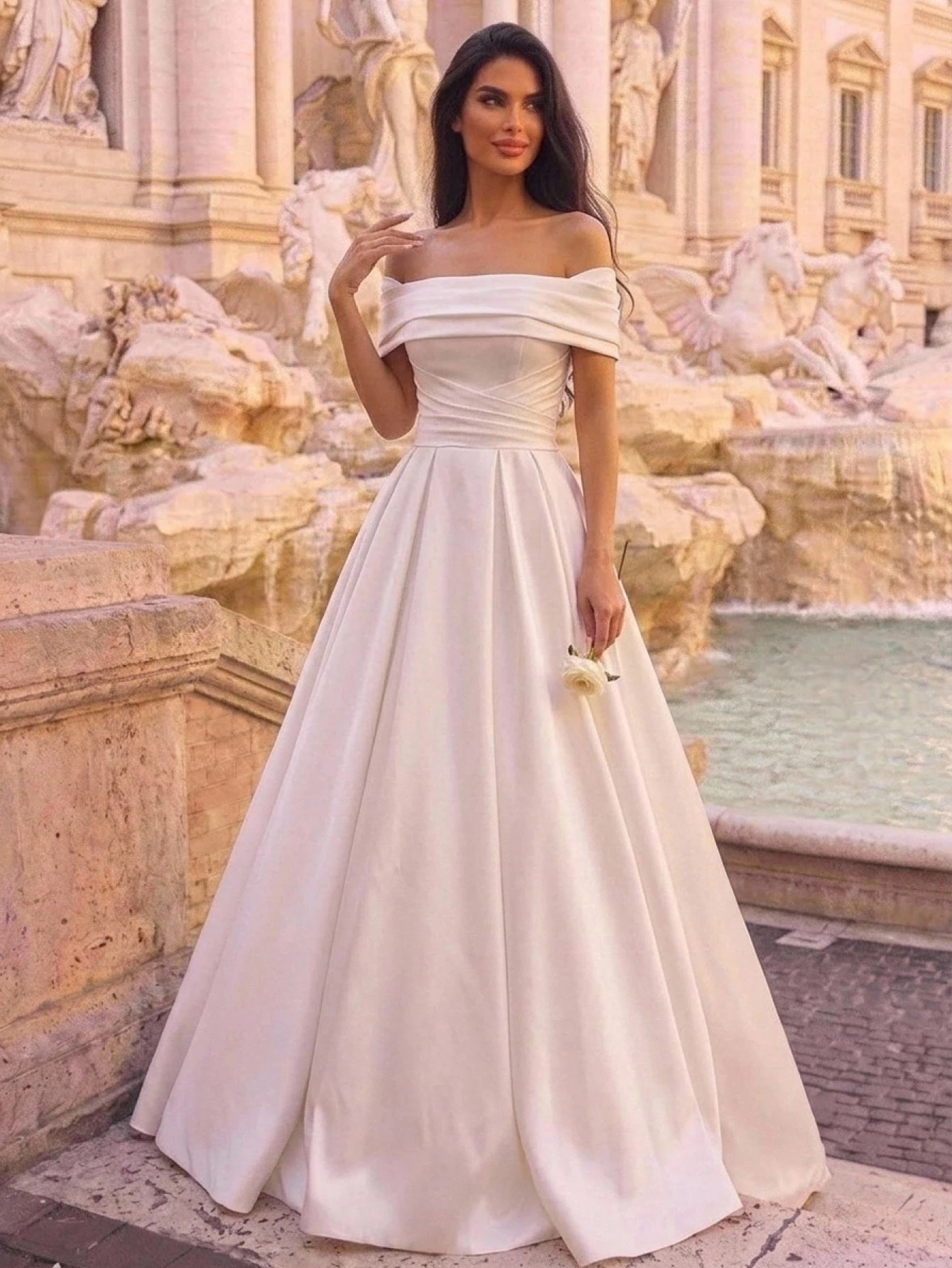 Glamrae Jupe A-line blanche élégante minimaliste en satin brillant, épaules dénudées, — vue 3