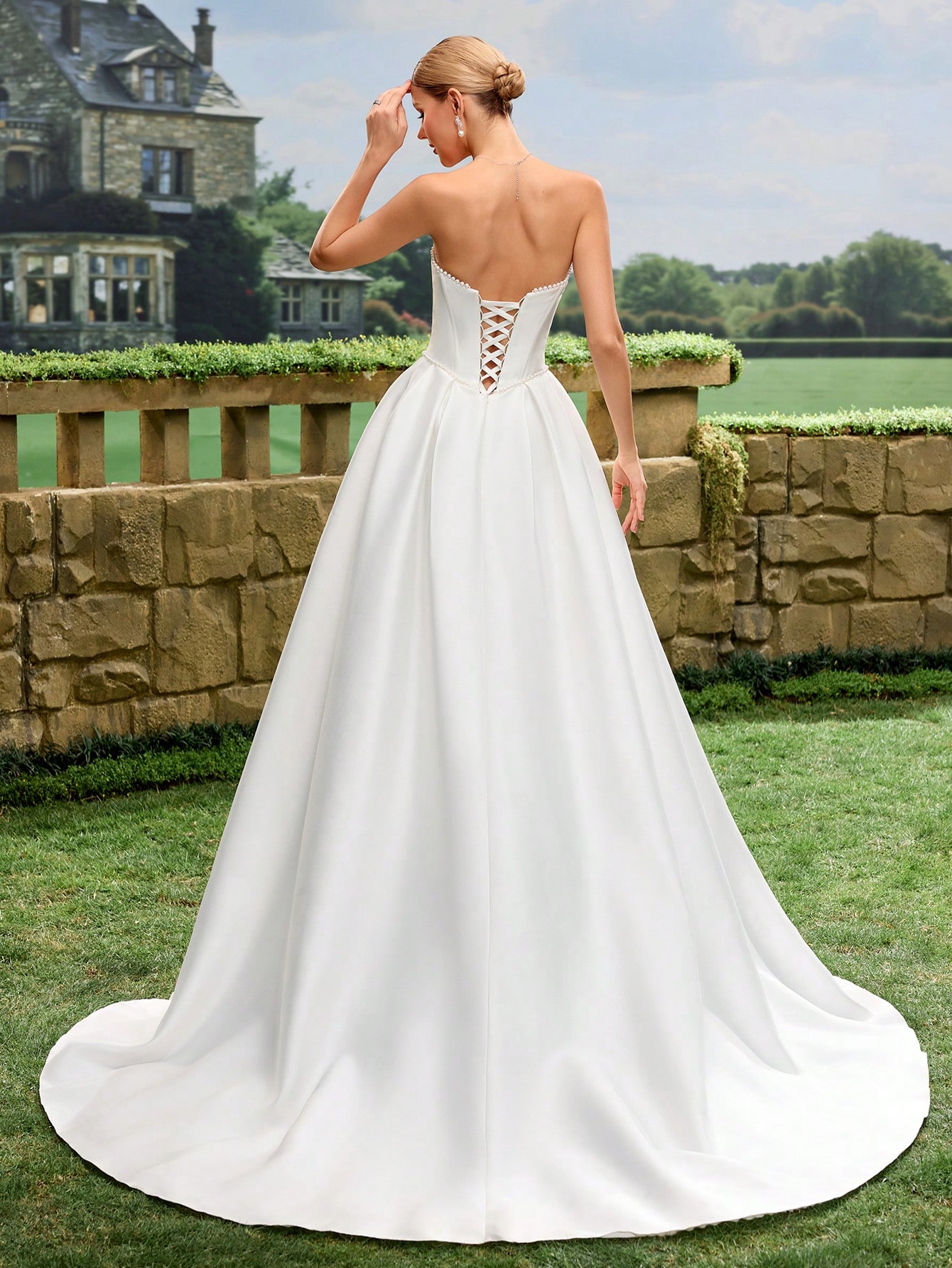 Satin, Épaules Dénudées, Lacets, Traîne, Robe Trapèze, Mariage à l'Église, Mariage au — vue 2