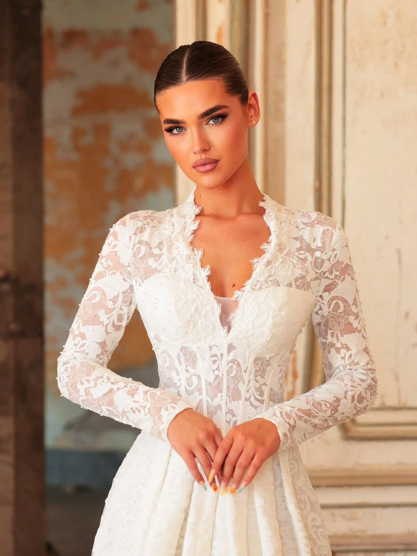 Aureia Robe de mariée de style palais élégante et romantique, blanche, à manches longues, — vue 4