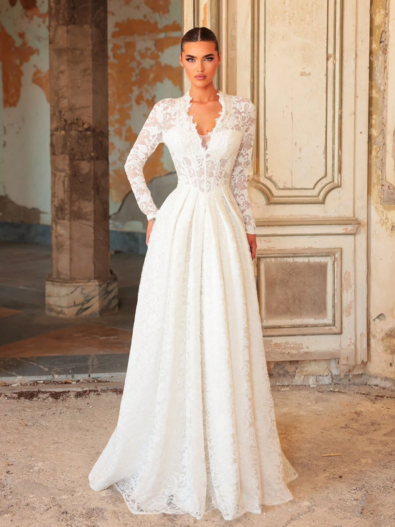 Aureia Robe de mariée de style palais élégante et romantique, blanche, à manches longues,