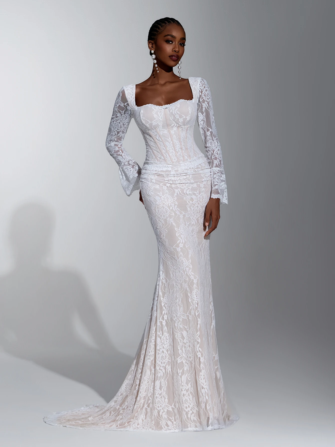 Elitara Robe de mariée élégante et chic pour dîner et fiançailles, en dentelle blanche — vue 4
