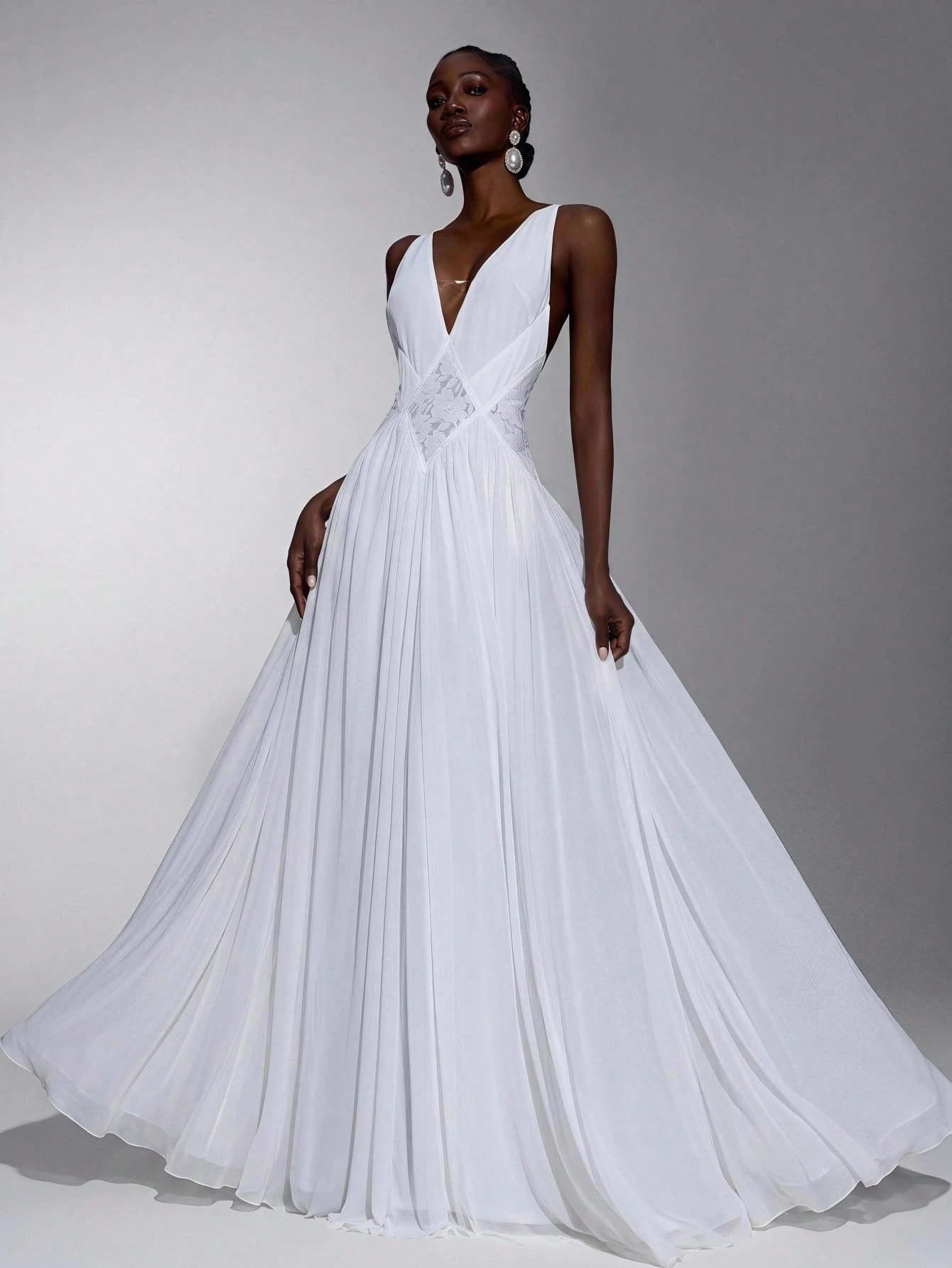 Elitara Robe de mariée élégante et classique pour femme, col en V, design asymétrique