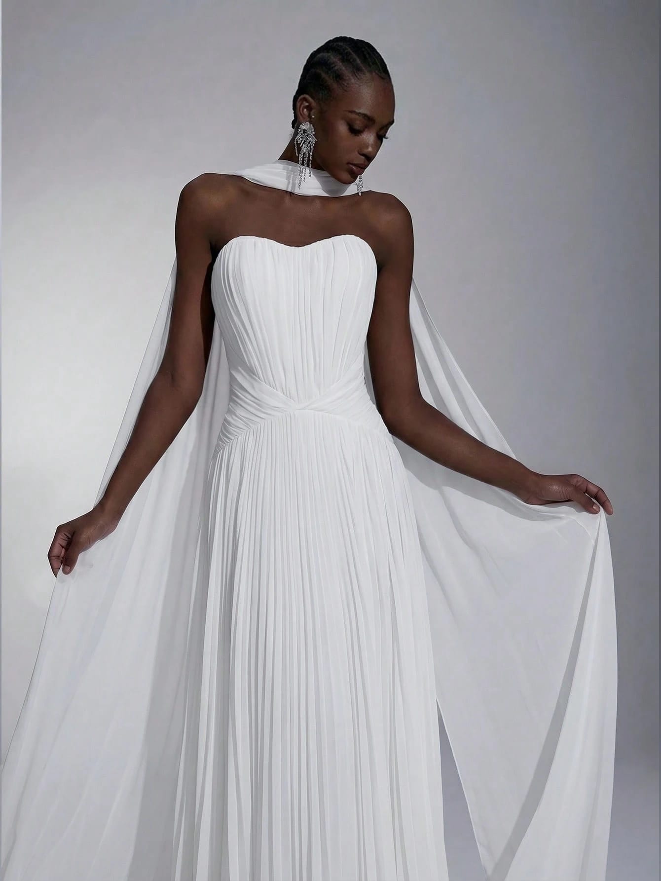Elitara Robe en mousseline élégante avec décoration plissée, jupe longue froncée sans
