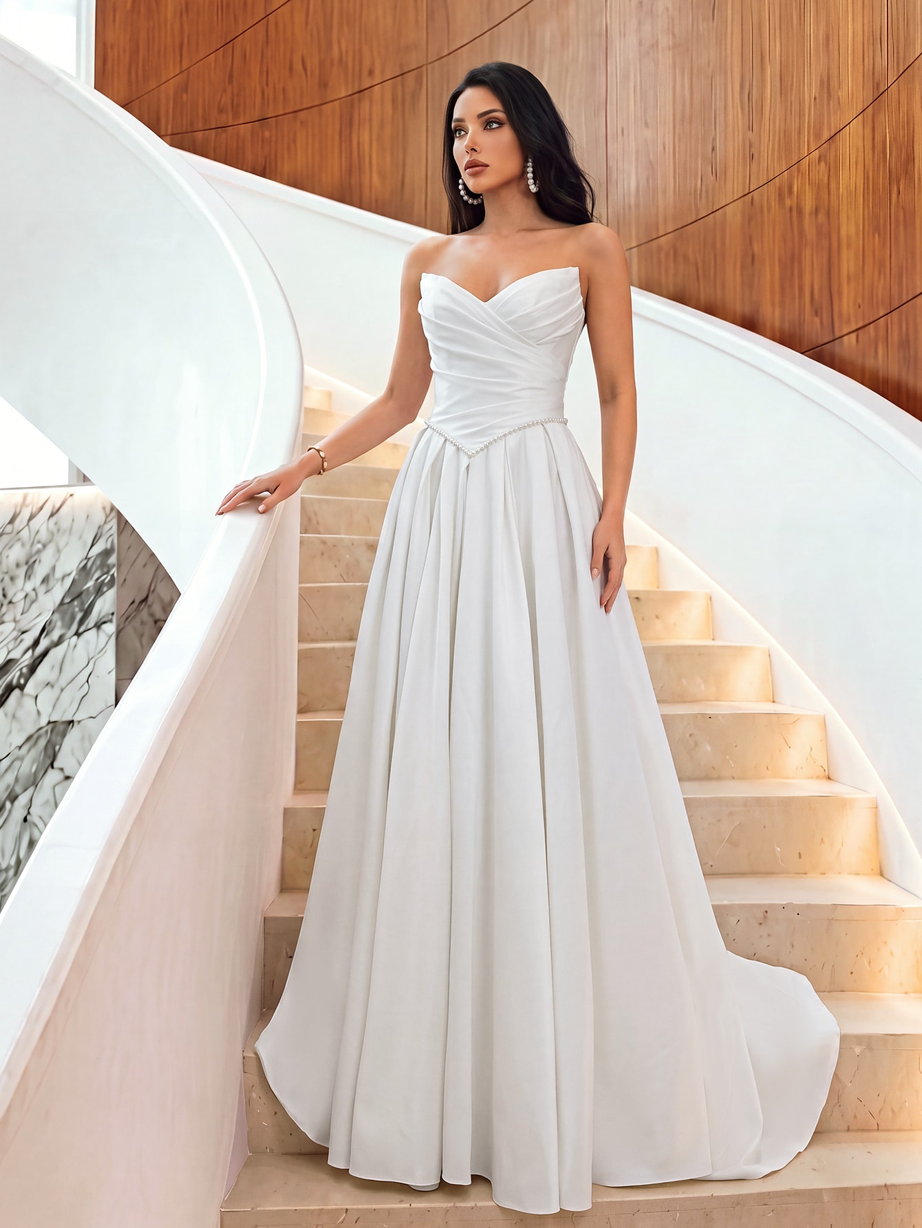 Firerie Robe élégante et luxueuse en satin plissé avec ourlet extra large, sans — vue 8
