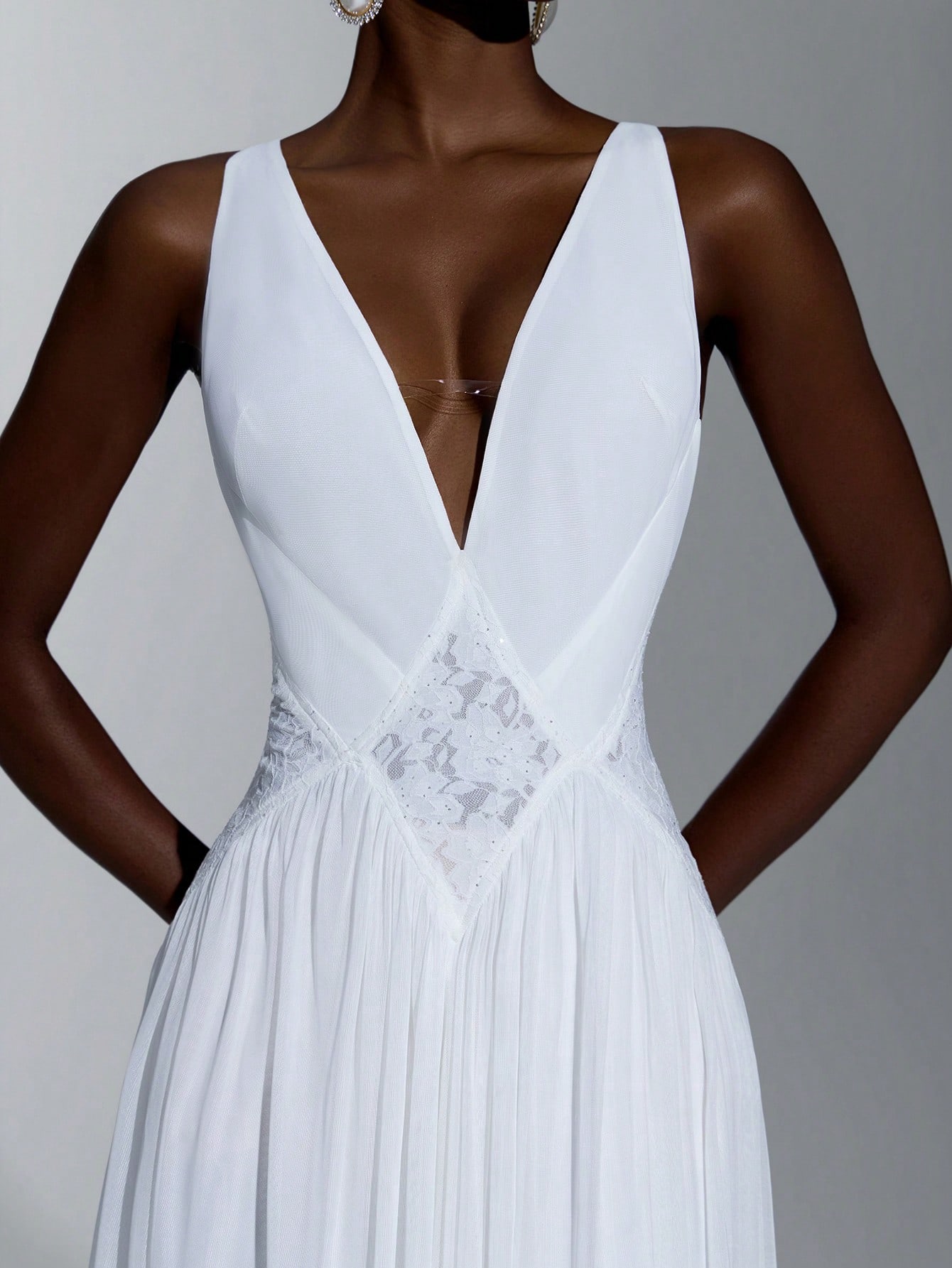 Elitara Robe de mariée élégante et classique pour femme, col en V, design asymétrique — vue 7