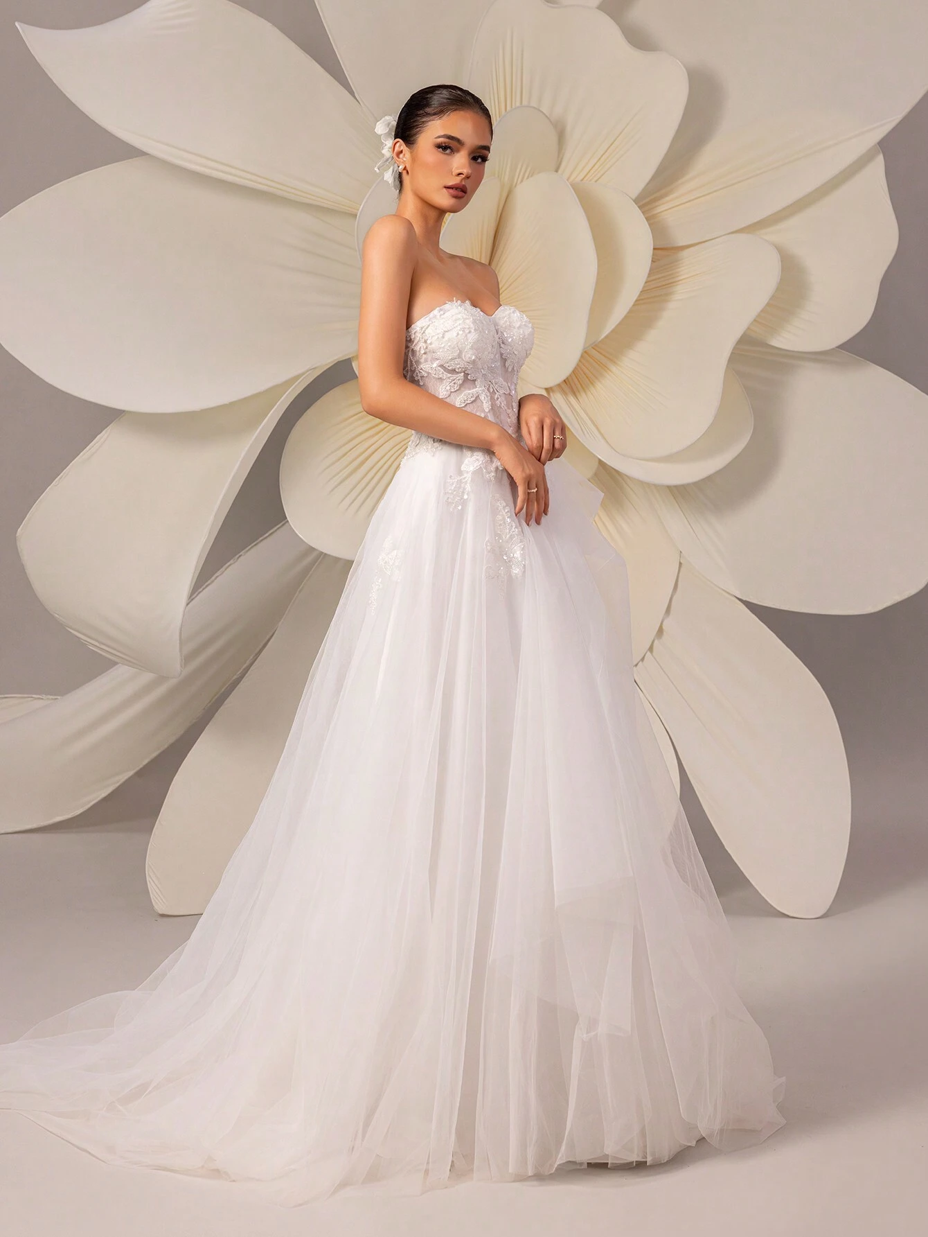 Robe de mariée sexy sans manches HEARBOBO, avec encolure sans bretelles, créant un look — vue 5