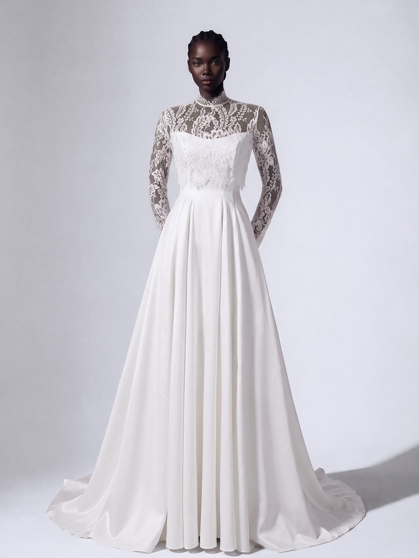 Elitara Robe de soirée élégante blanche en satin brillant minimaliste chic avec découpe — vue 8