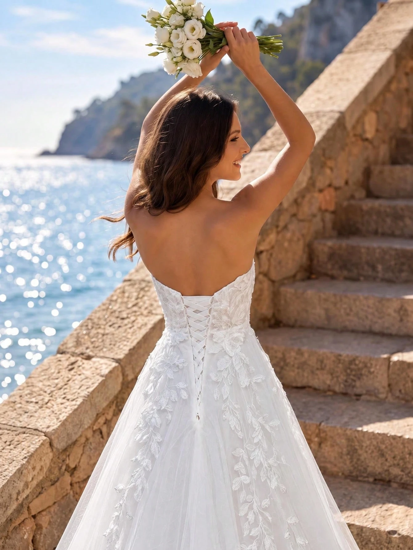 Robe de mariée élégante en forme de cœur avec col en V profond sans bretelles et brodée, — vue 4