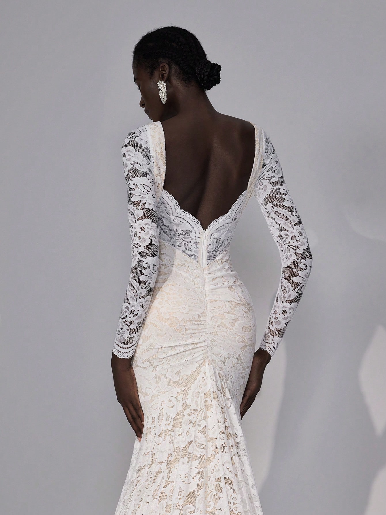Elitara Robe de mariée élégante et luxueuse à col en V blanc et champagne, en dentelle — vue 8