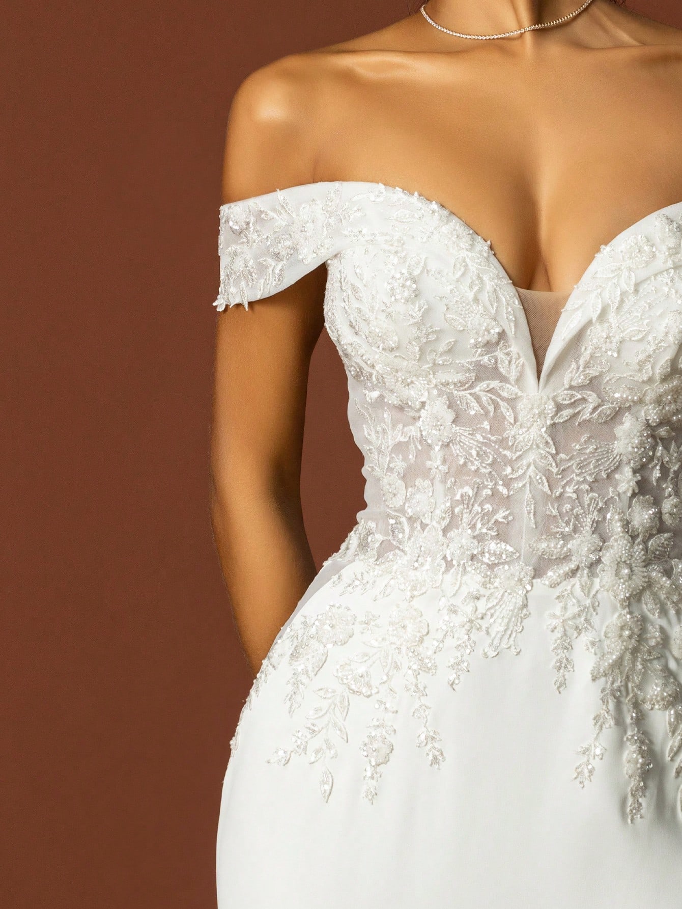 HEARBOBO Robe de mariée de luxe blanche, encolure épaules dénudées, application exquise, — vue 2
