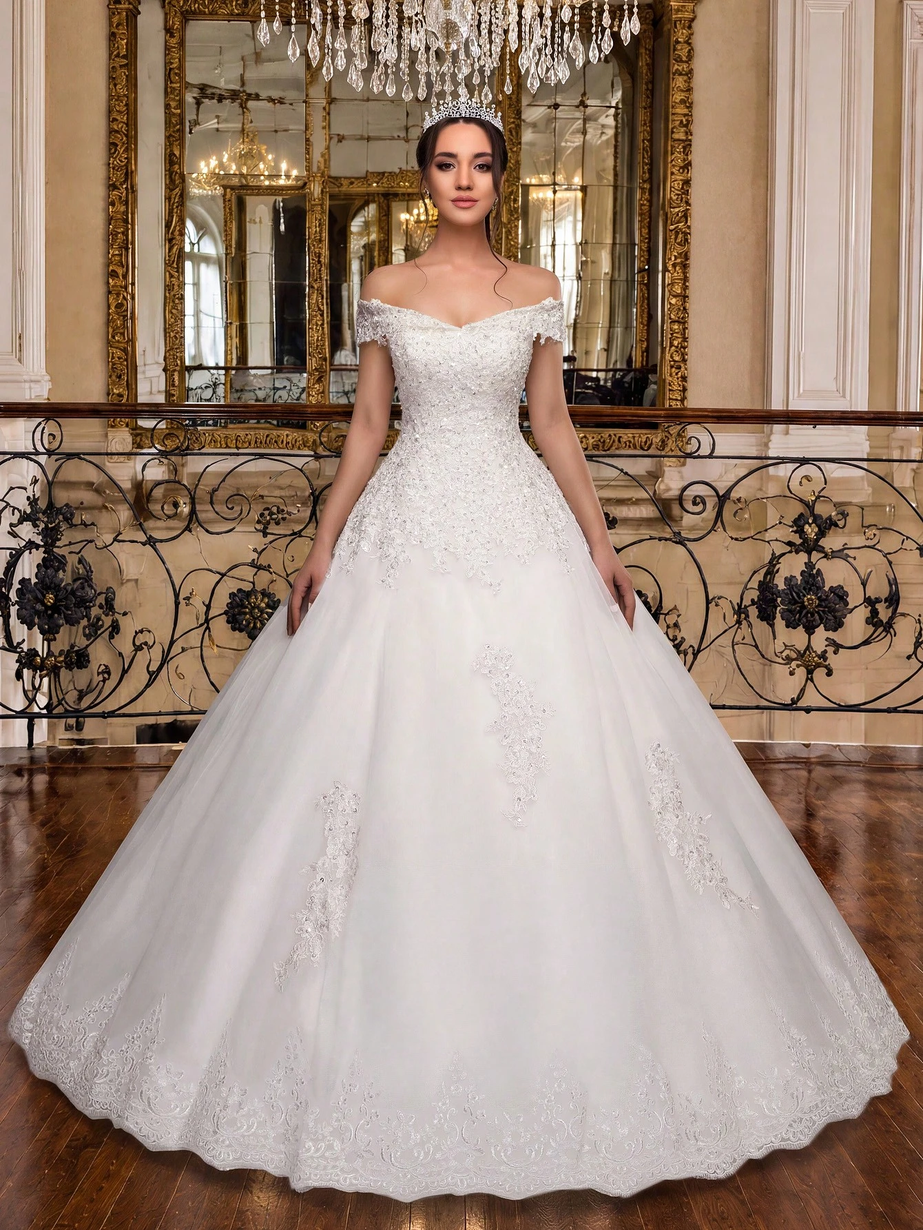 Robe de mariée élégante pour femme, longueur sol, avec appliqués et perles à la main,