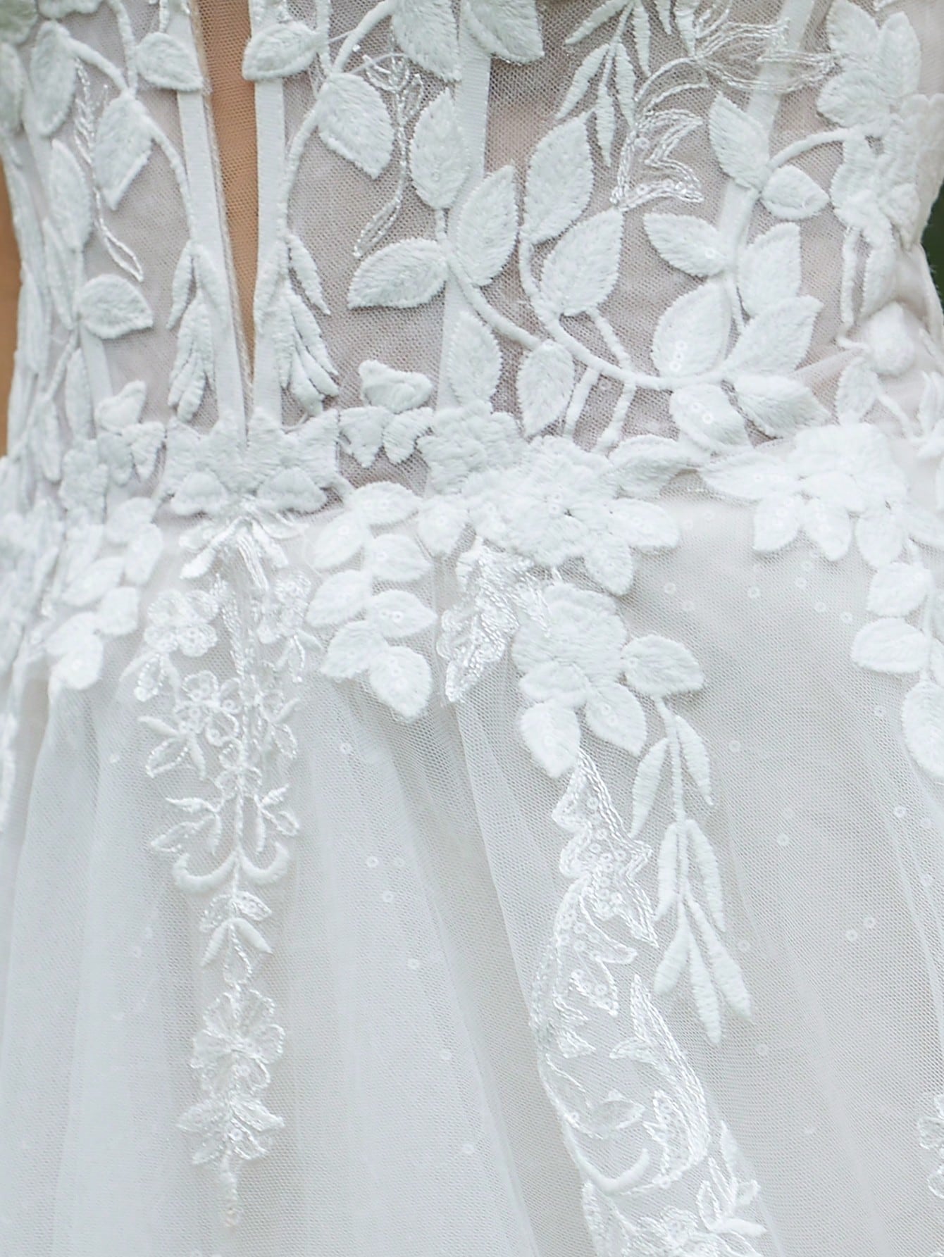 Elasola Robe de mariée en tulle à encolure dégagée avec broderie bicolore, robe de mariée — vue 3