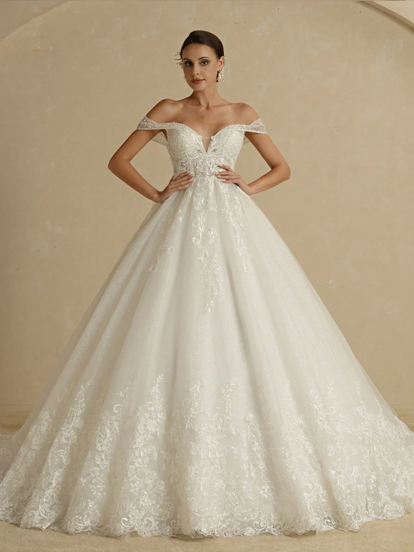 Elasola Robe de mariée blanche élégante avec broderie de tulle, épaules dénudées, taille — vue 4